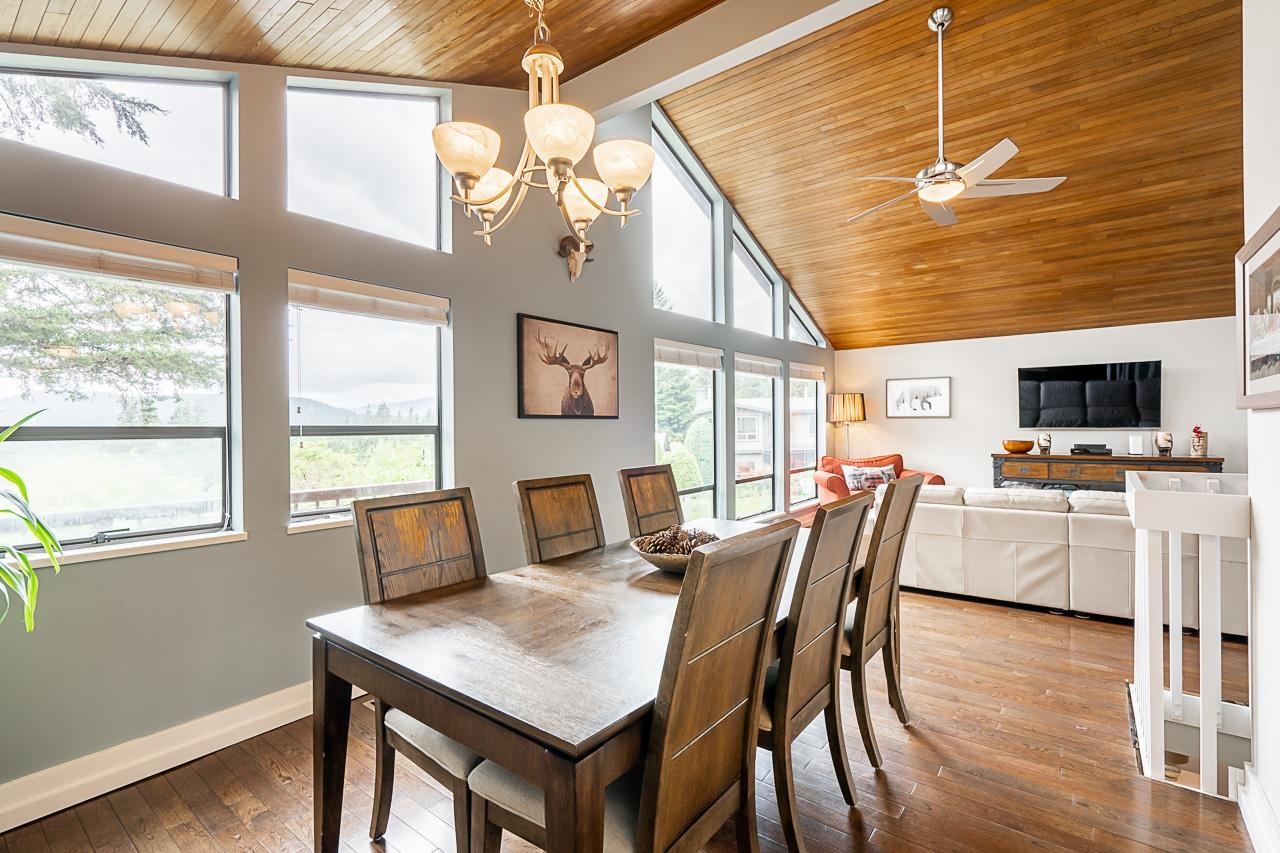 6 ELSDON BAY