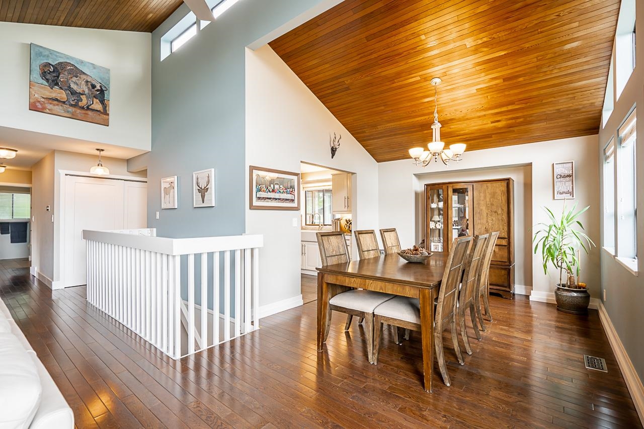 6 ELSDON BAY