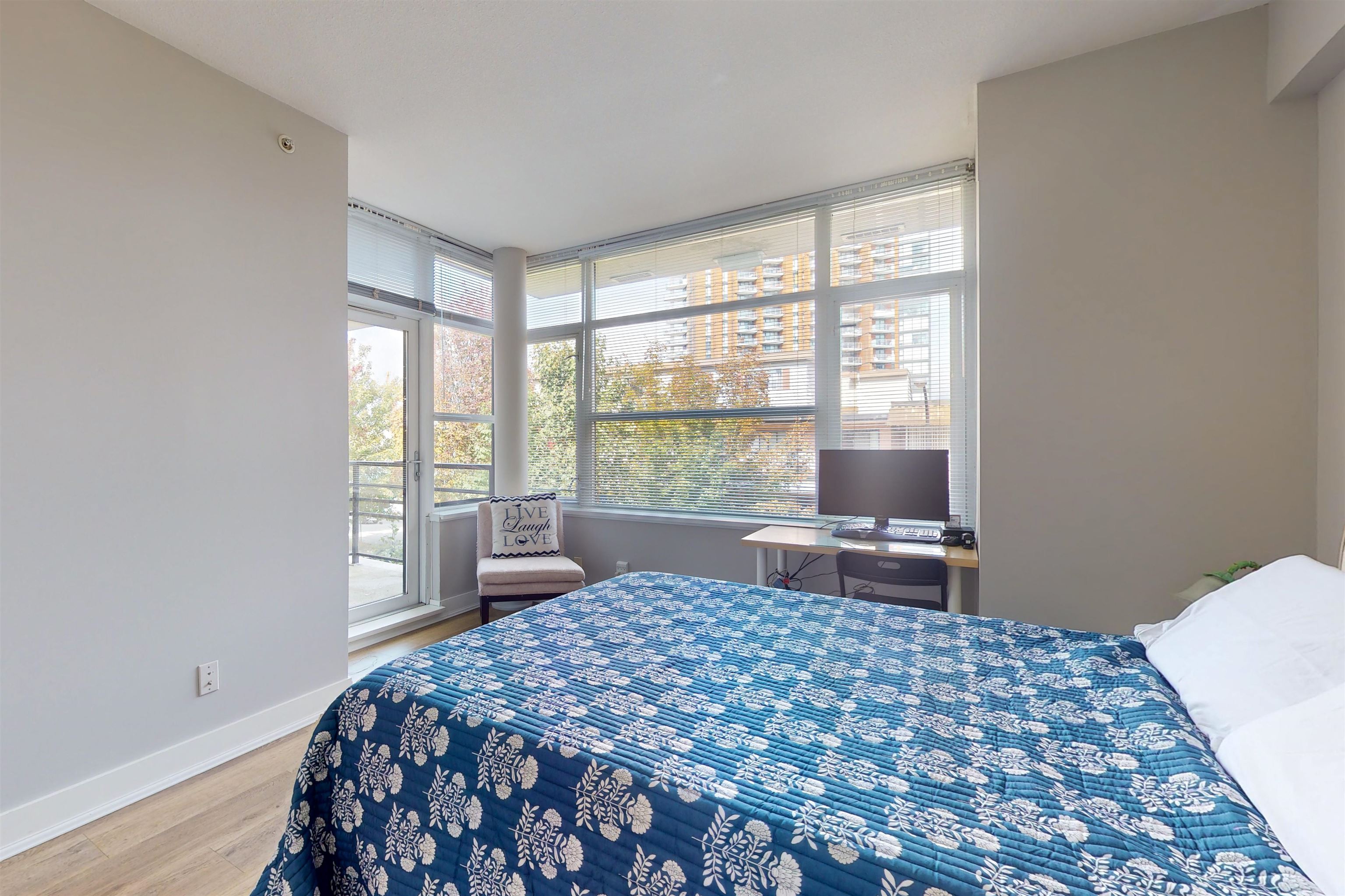 282 E 11TH AVENUE