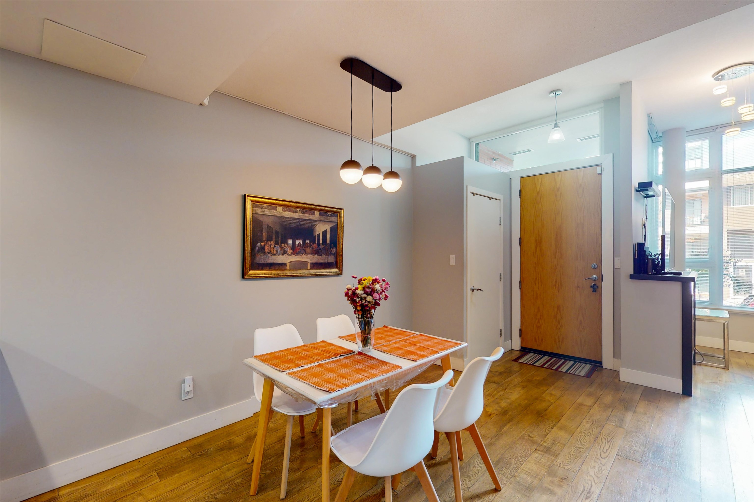 282 E 11TH AVENUE