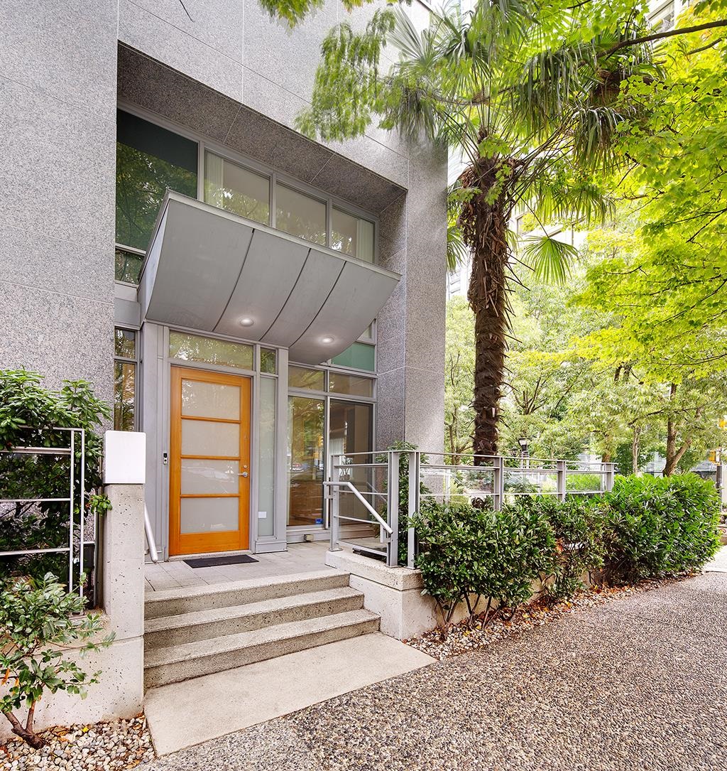 1201 ALBERNI STREET