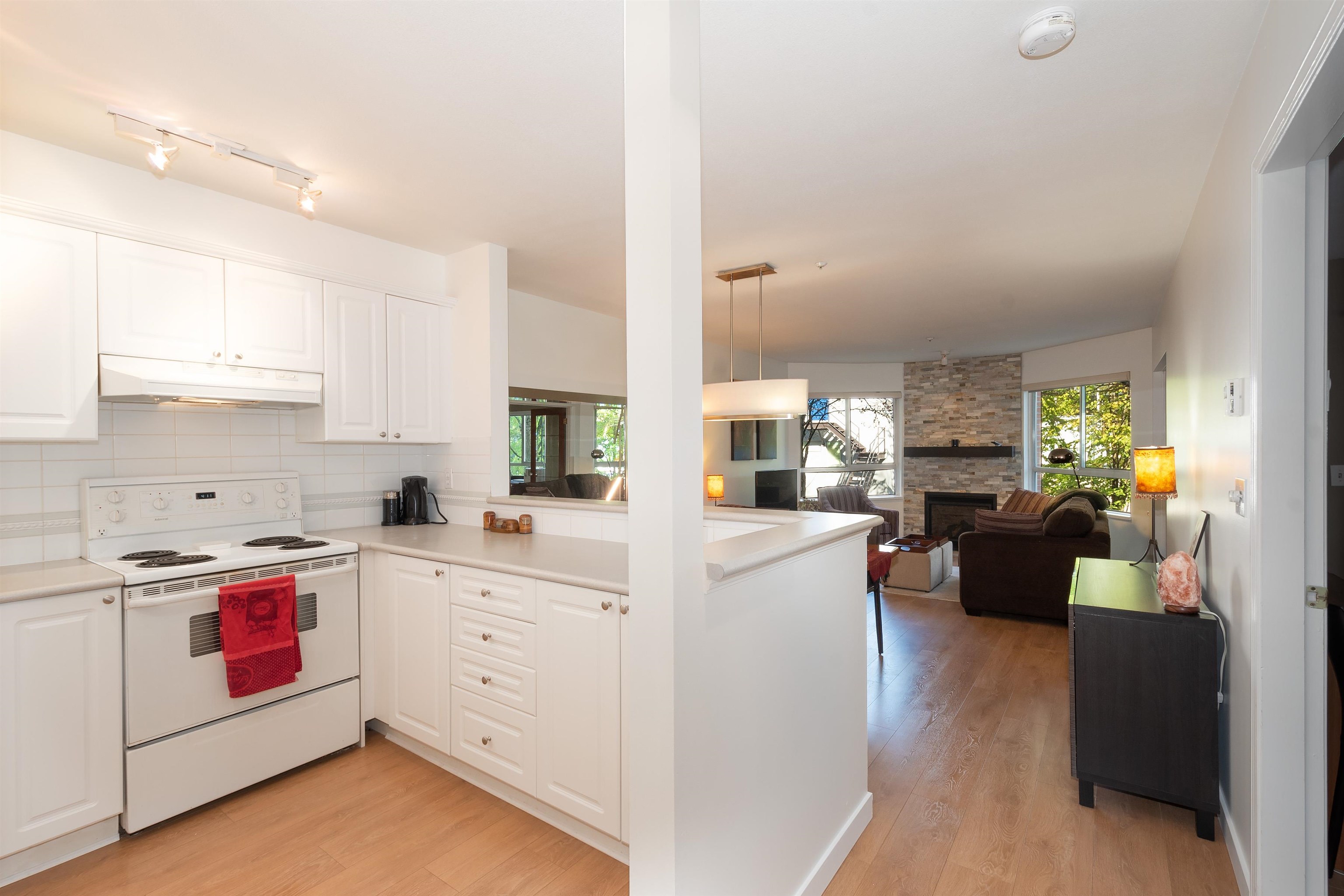 213 128 W 8TH STREET, #213