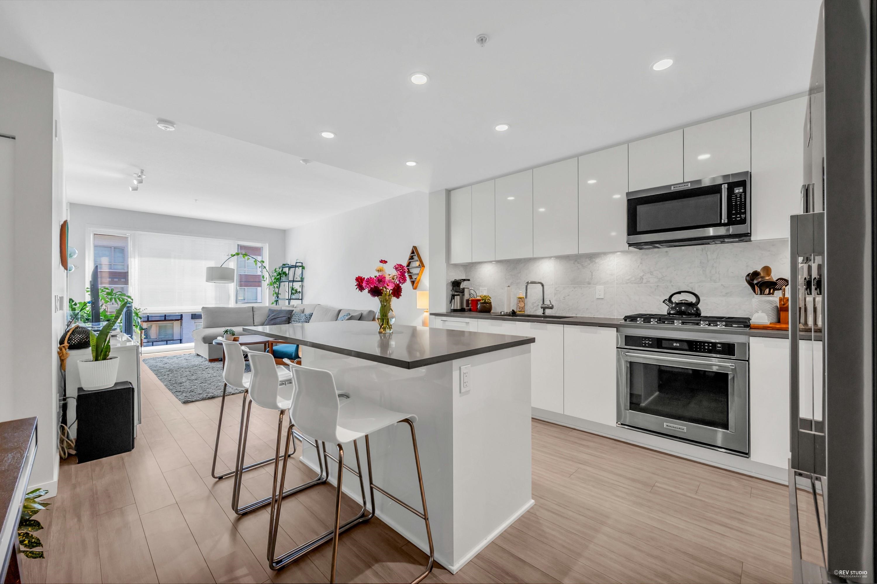 304 2651 LIBRARY LANE, #304