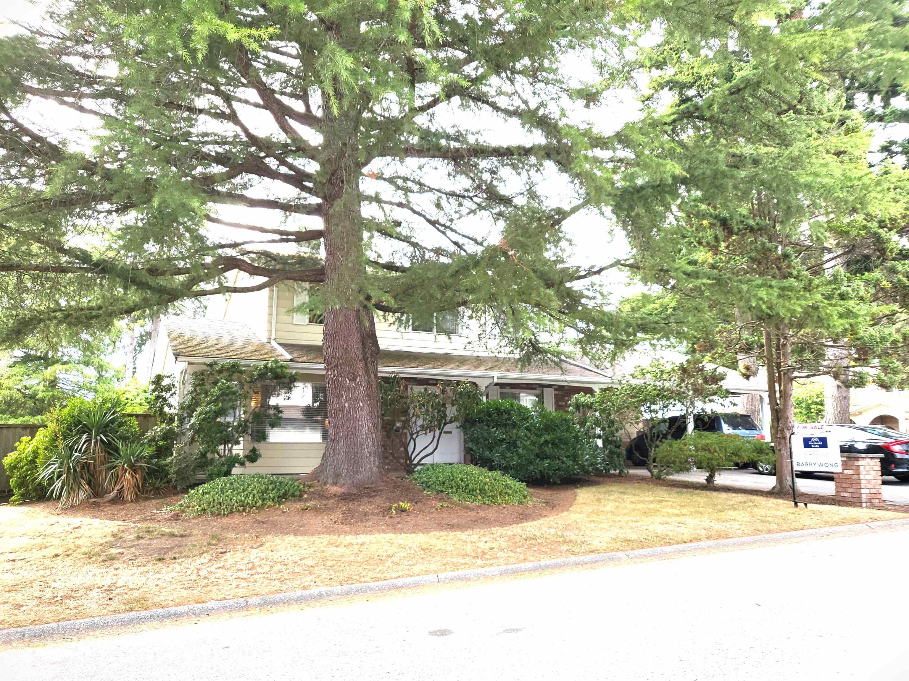 7521 E MINSTER DRIVE