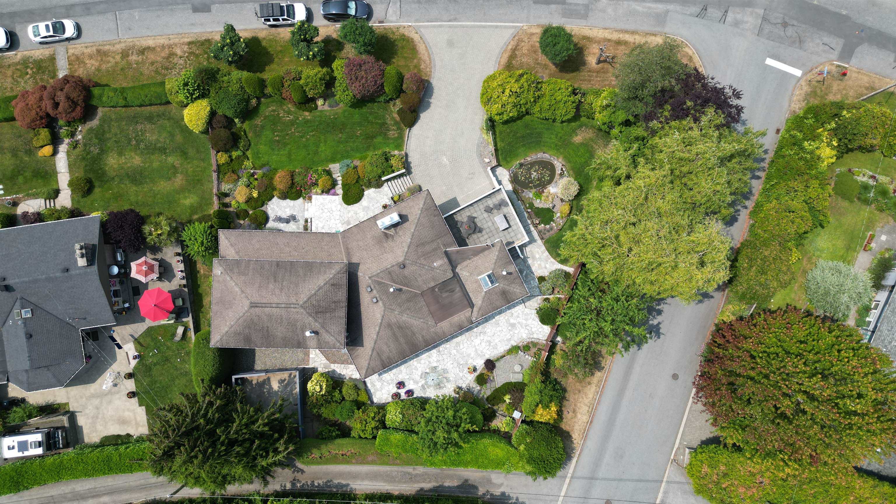 240 SANDRINGHAM CRESCENT