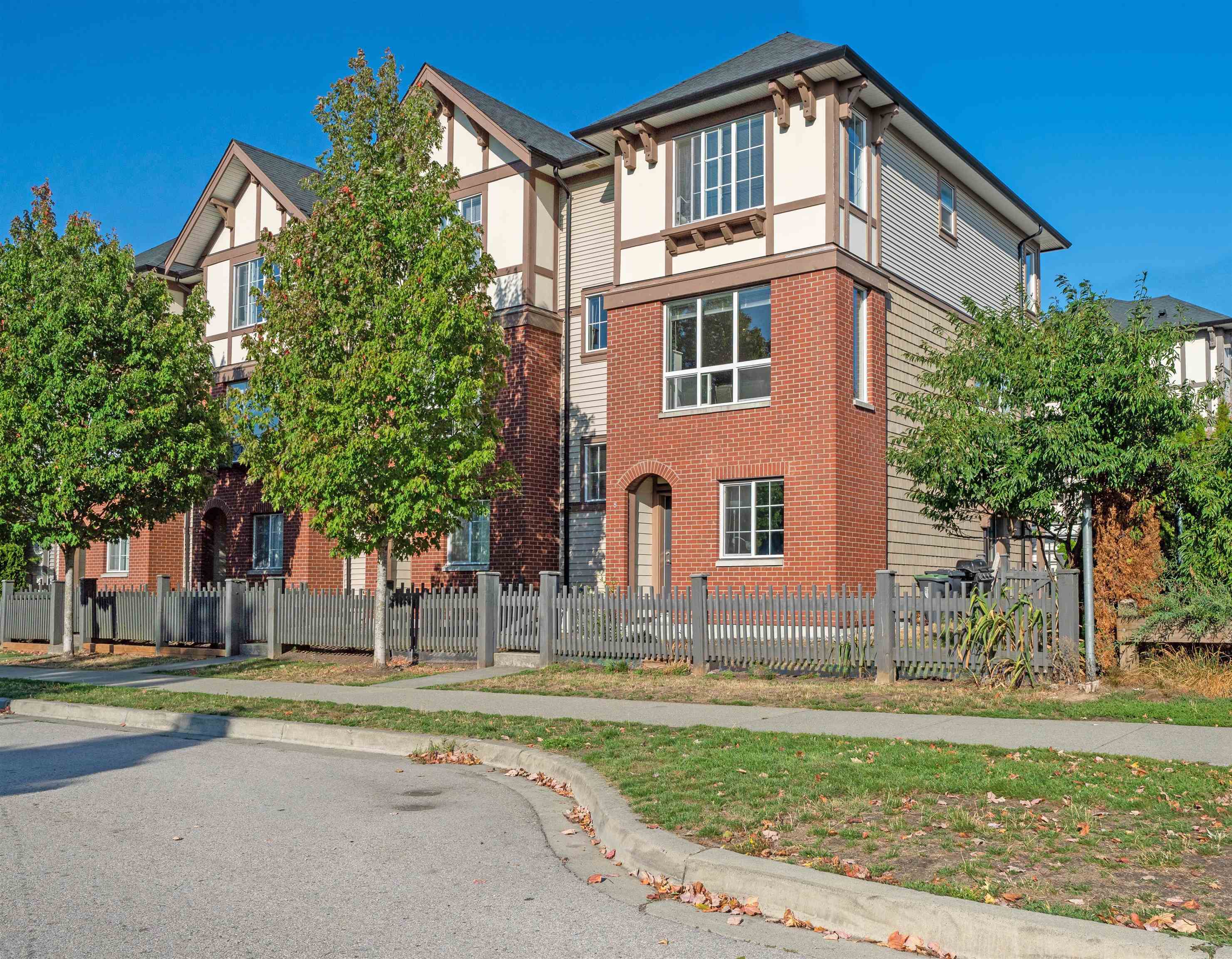 8 7848 209 STREET, #8