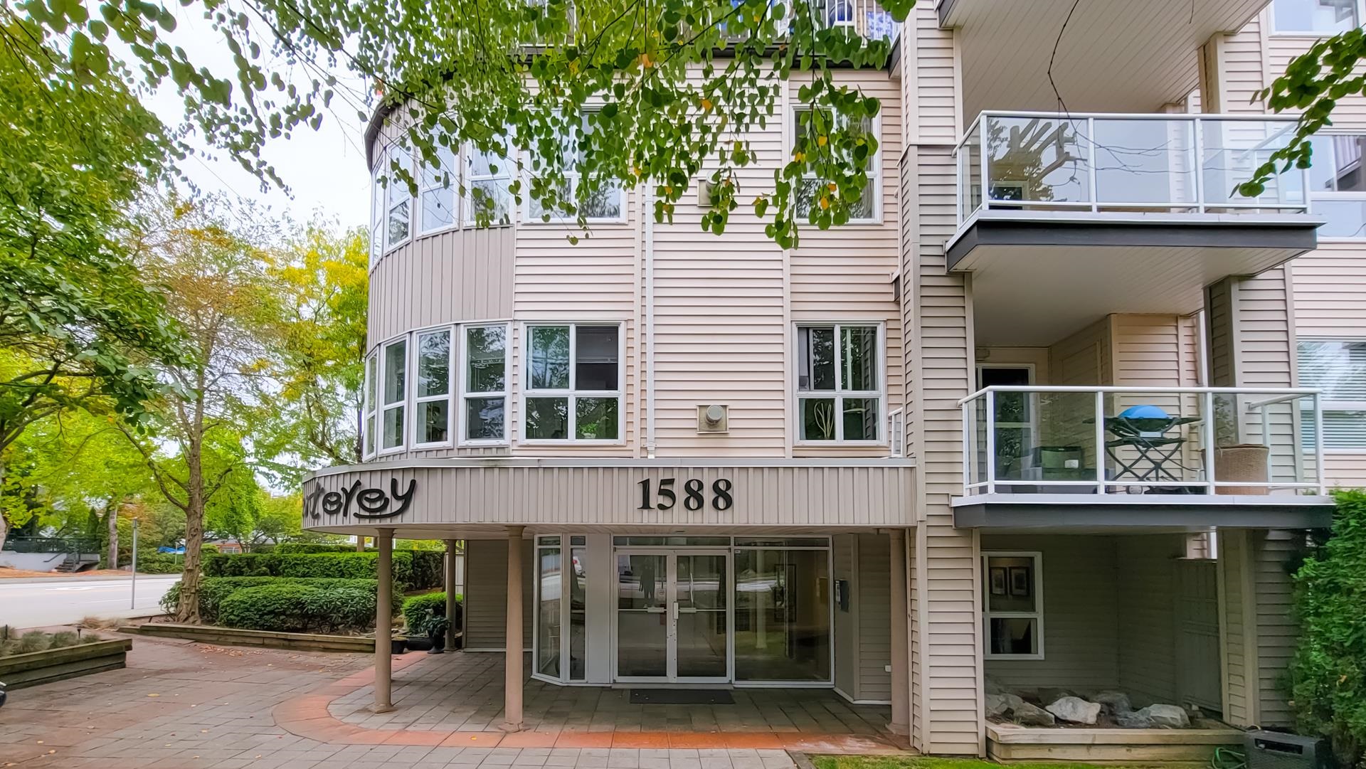 221 1588 BEST STREET, #221