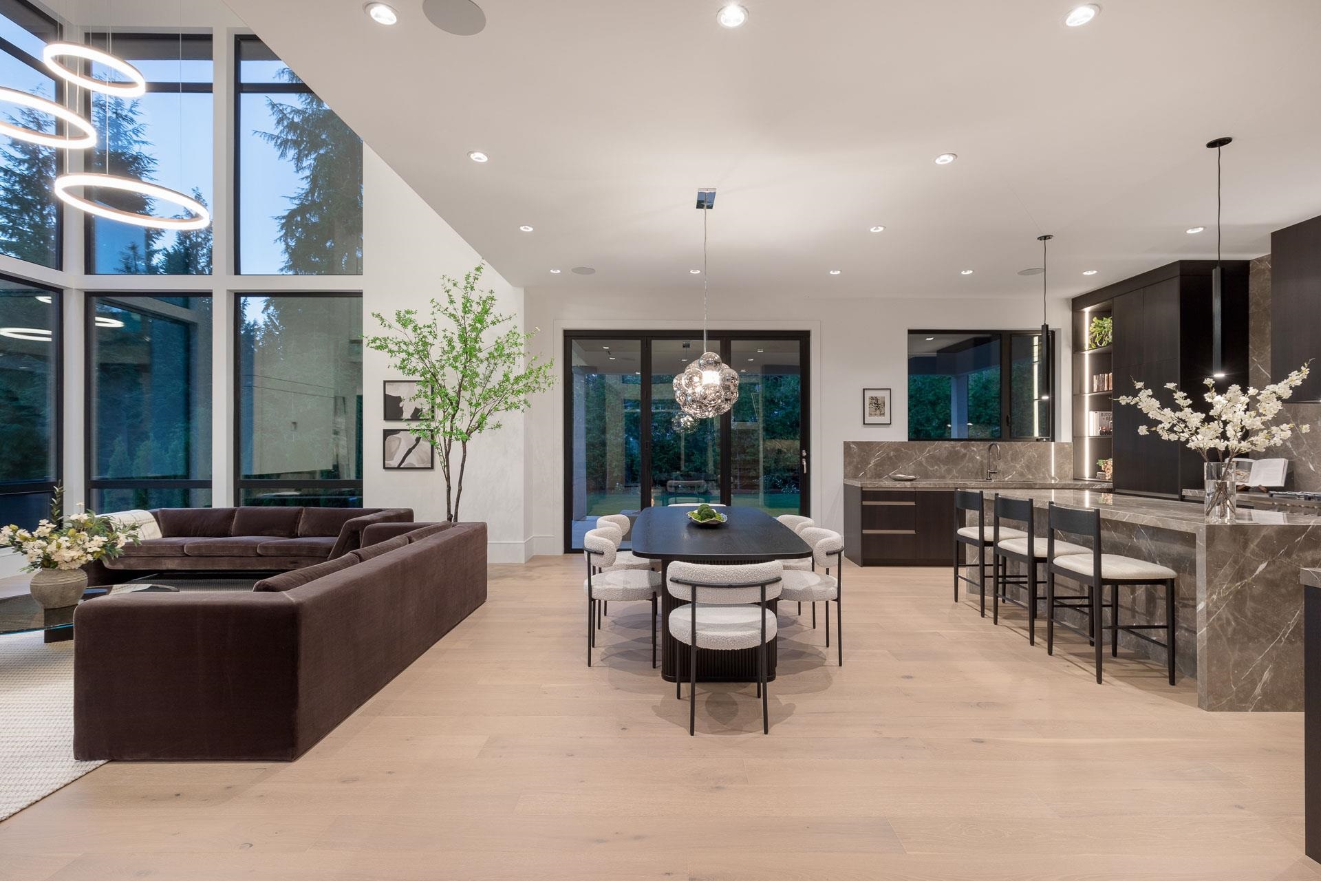 3117 CHESTNUT CRESCENT