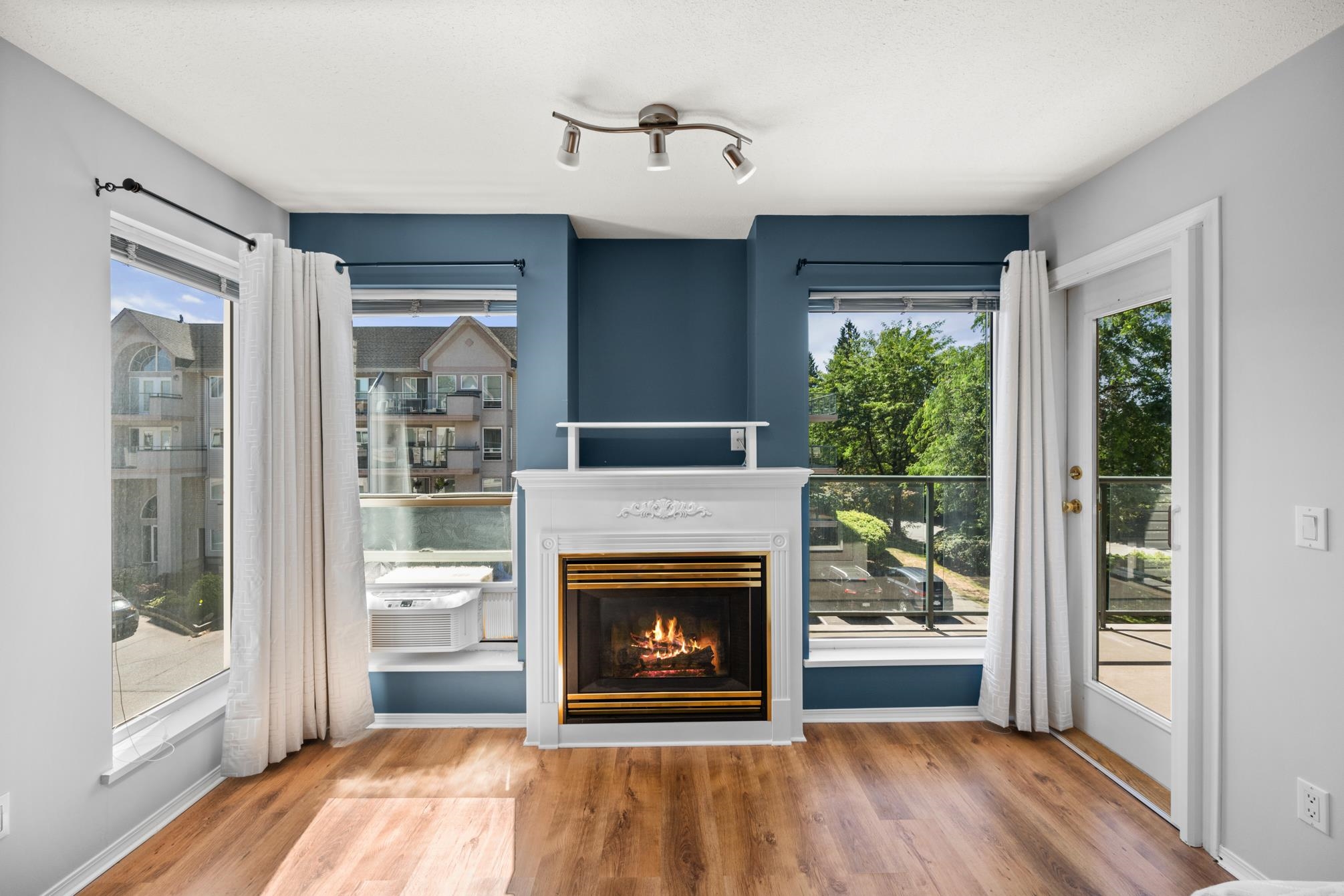 303 33738 KING ROAD, #303