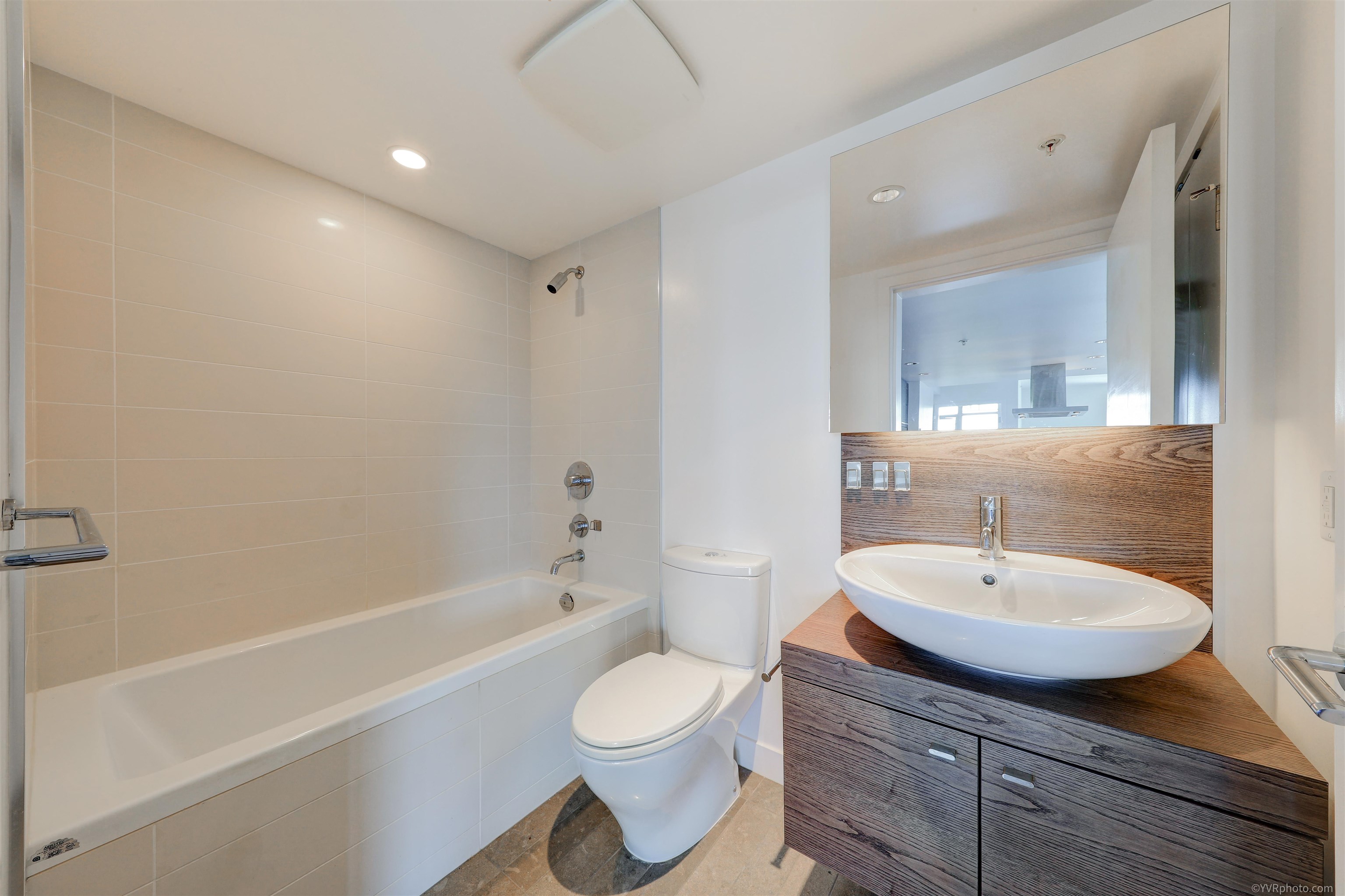 1208 5782 BERTON AVENUE, #1208