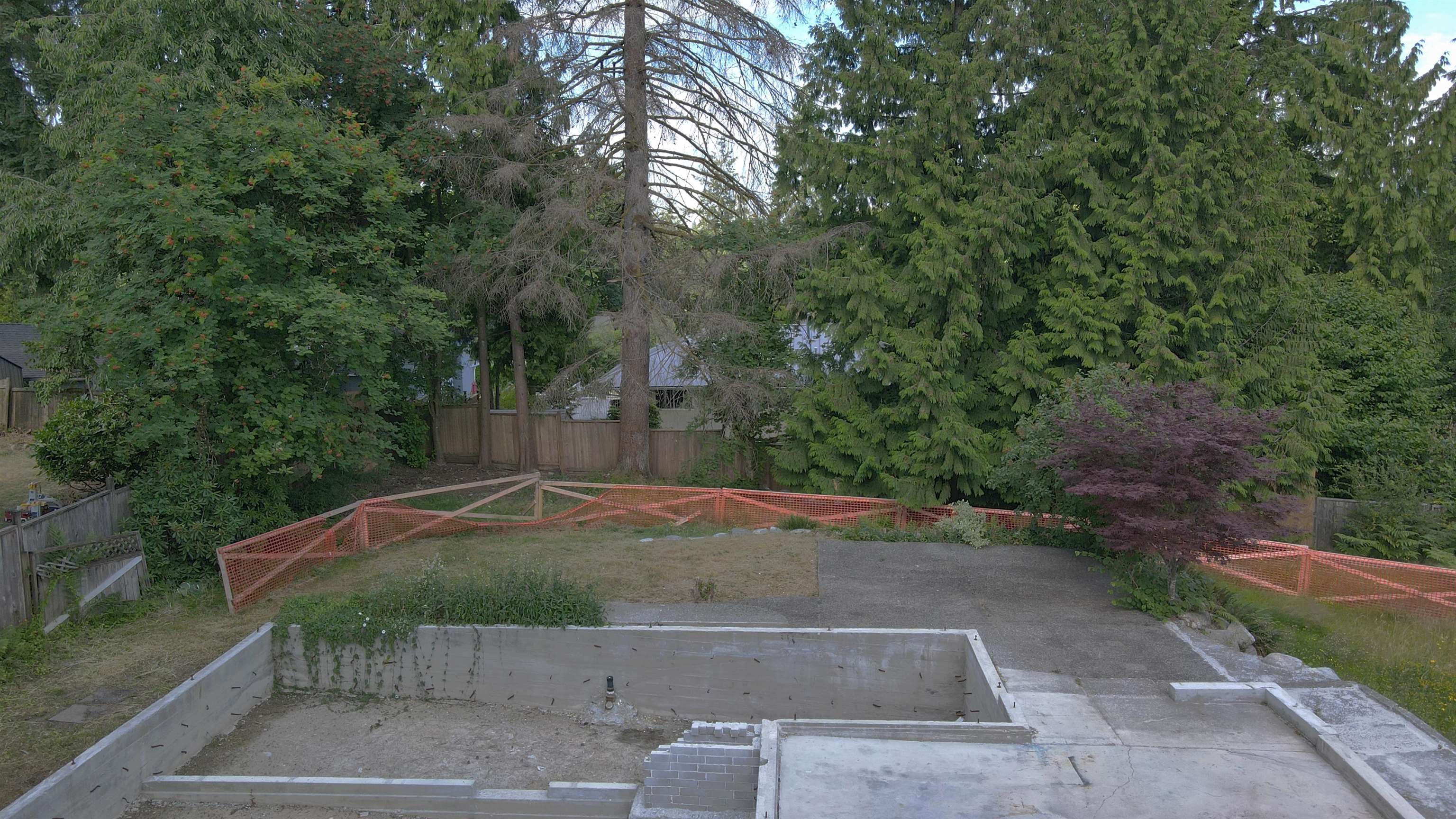 926 KOMARNO COURT