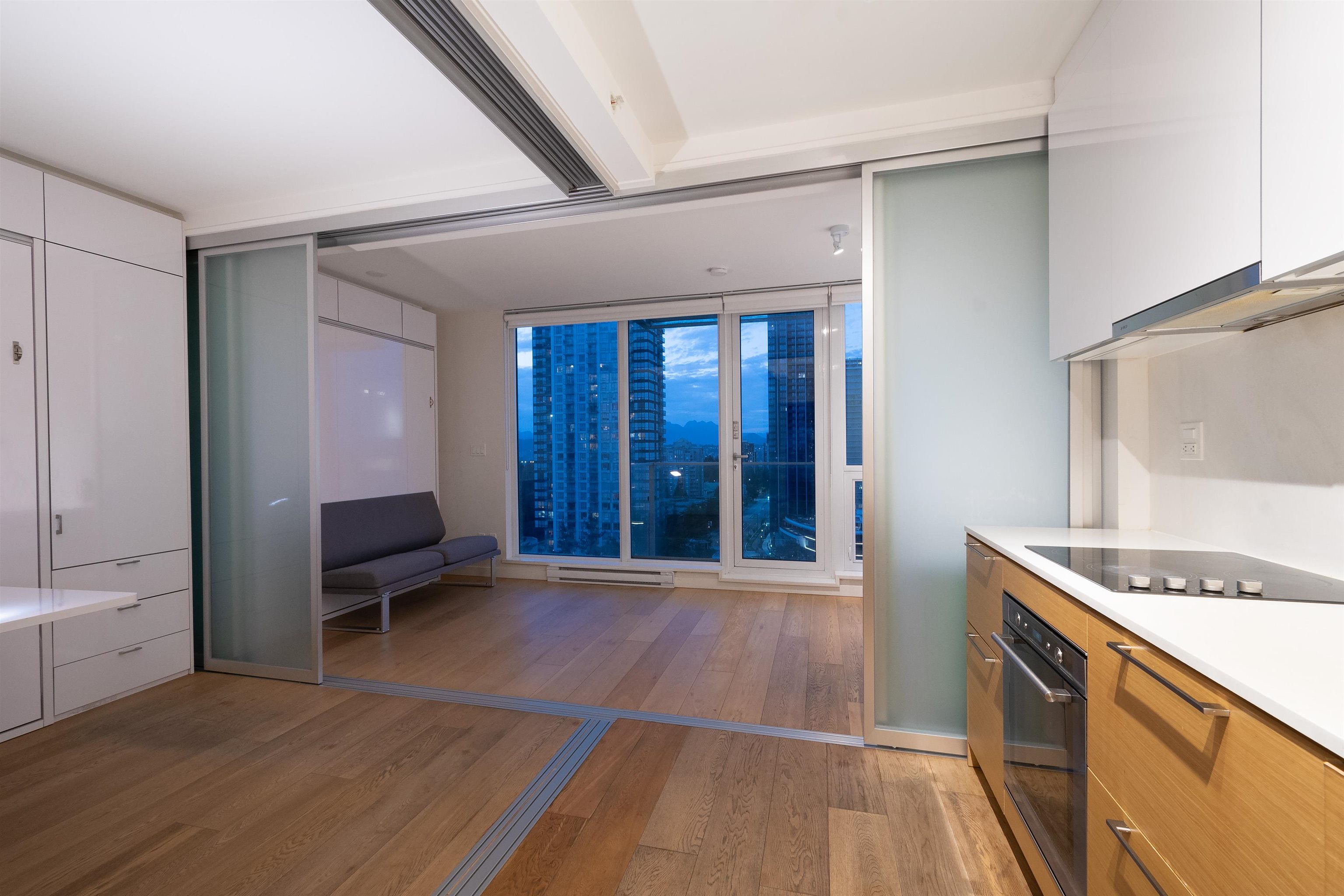 1507 13438 CENTRAL AVENUE, #1507