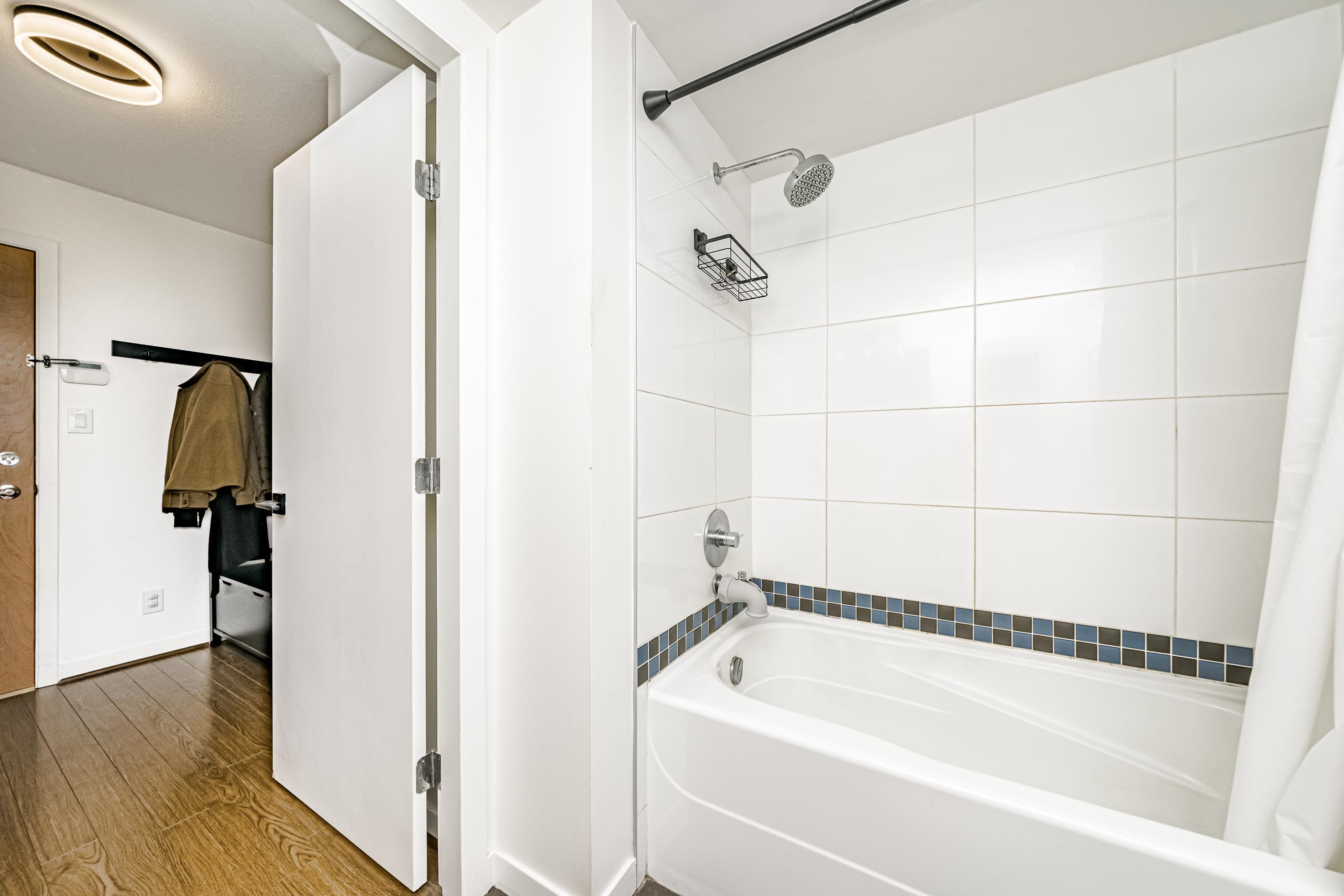 605 2770 SOPHIA STREET, #605