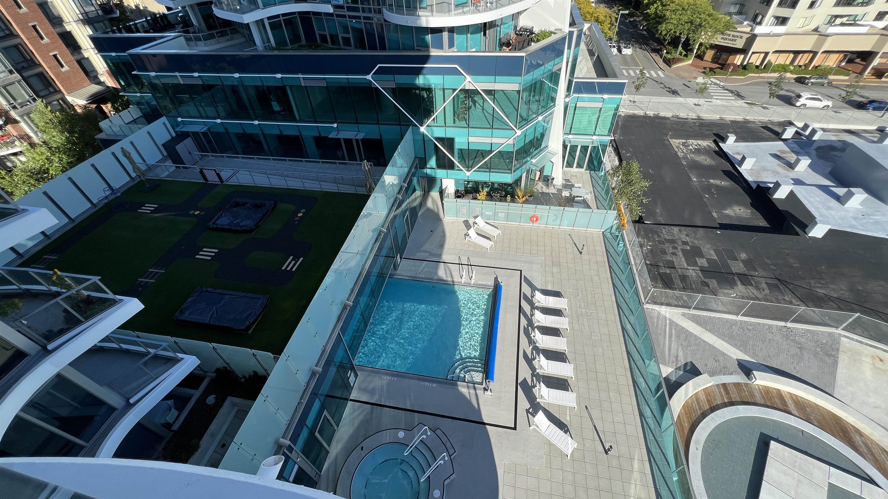 806 1500 MARTIN STREET, #806