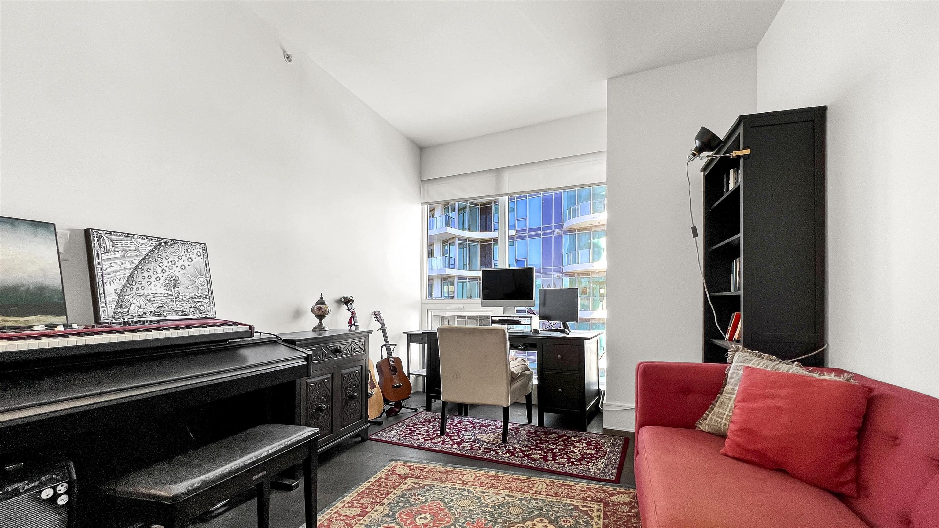 806 1500 MARTIN STREET, #806