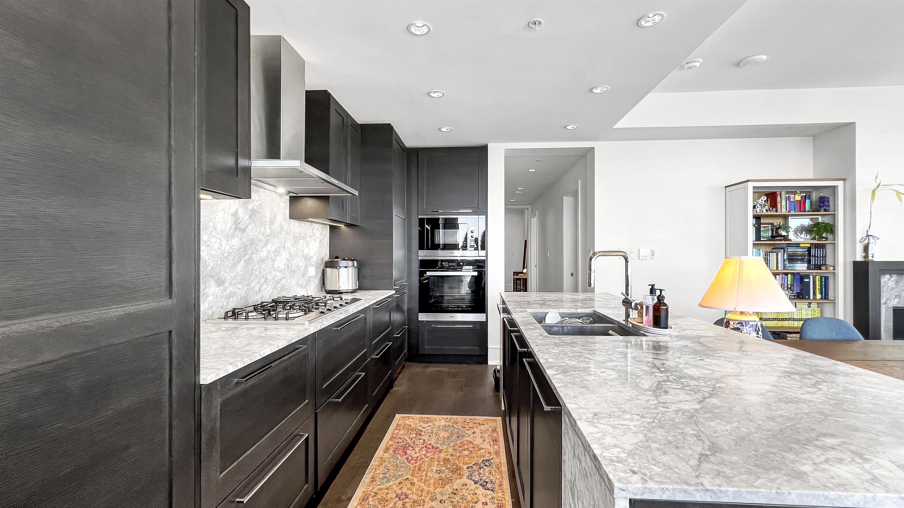 806 1500 MARTIN STREET, #806
