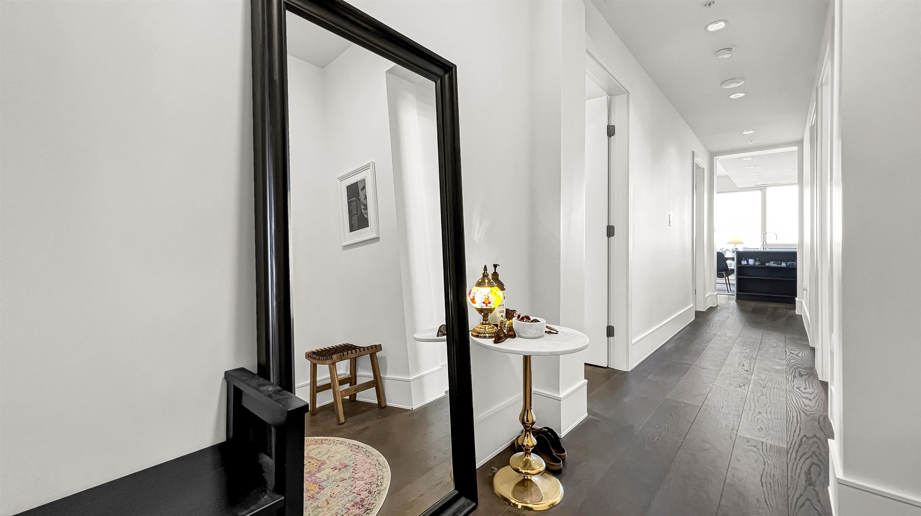 806 1500 MARTIN STREET, #806