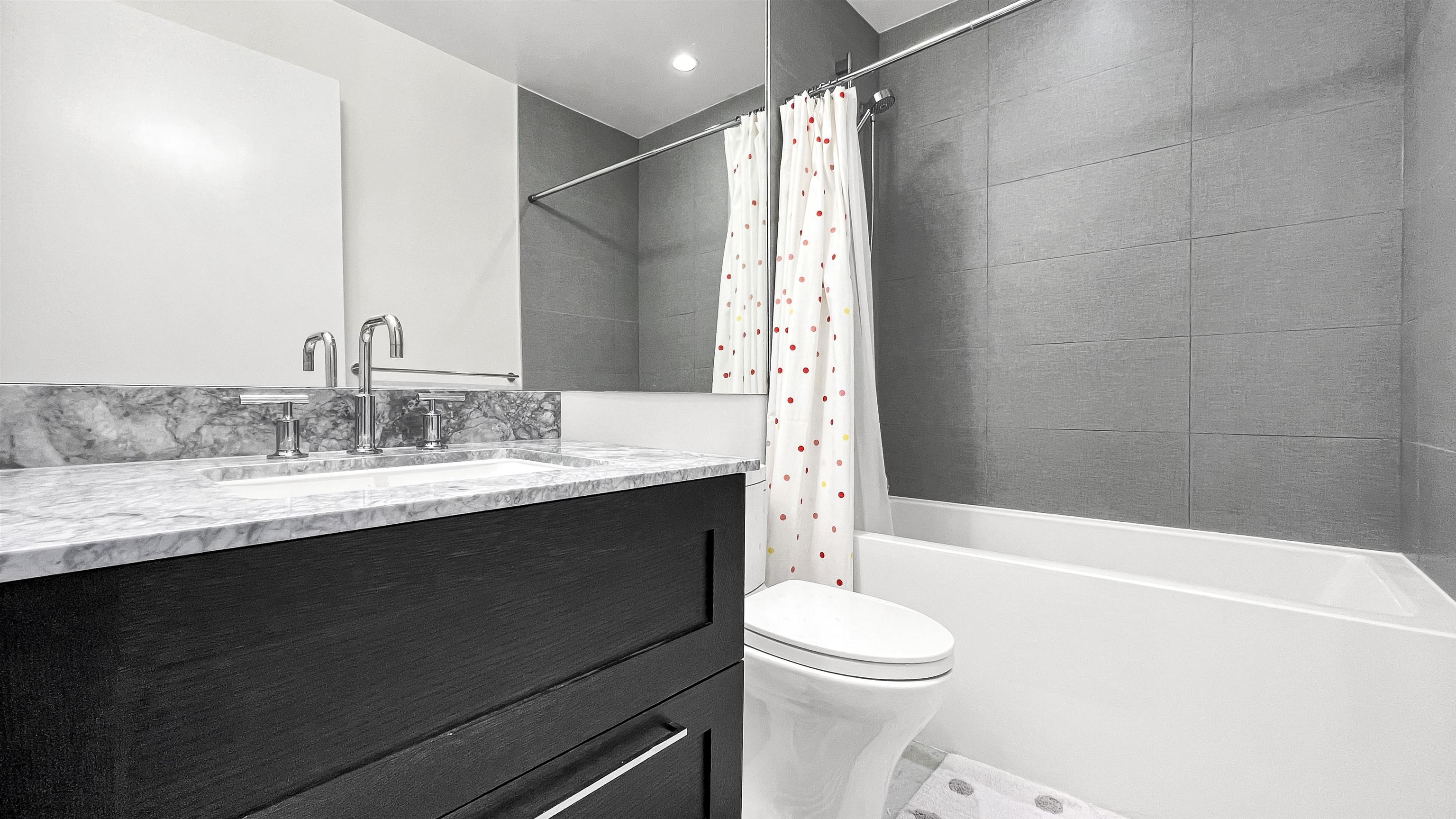 806 1500 MARTIN STREET, #806