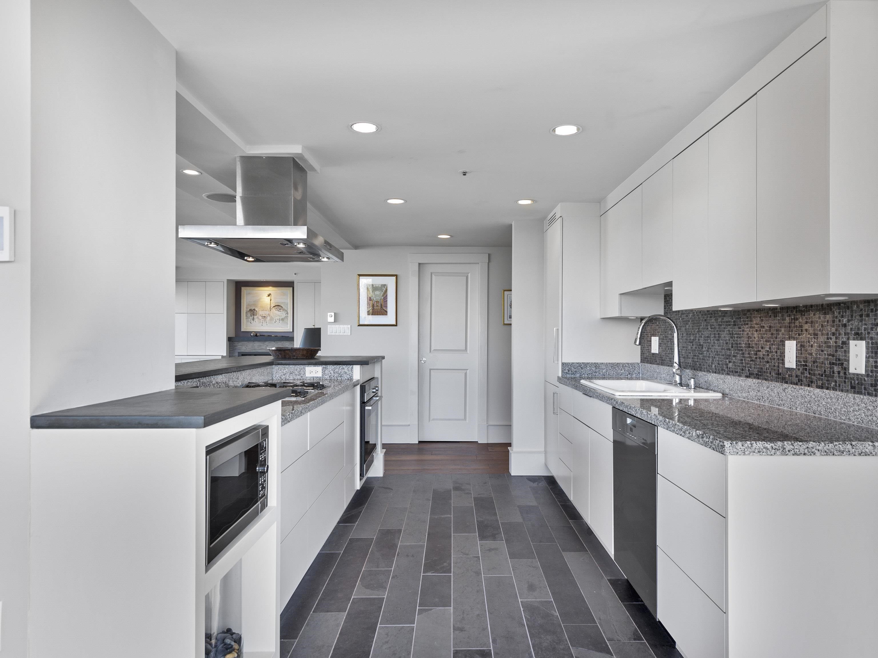 501 1550 W 15TH AVENUE, #501