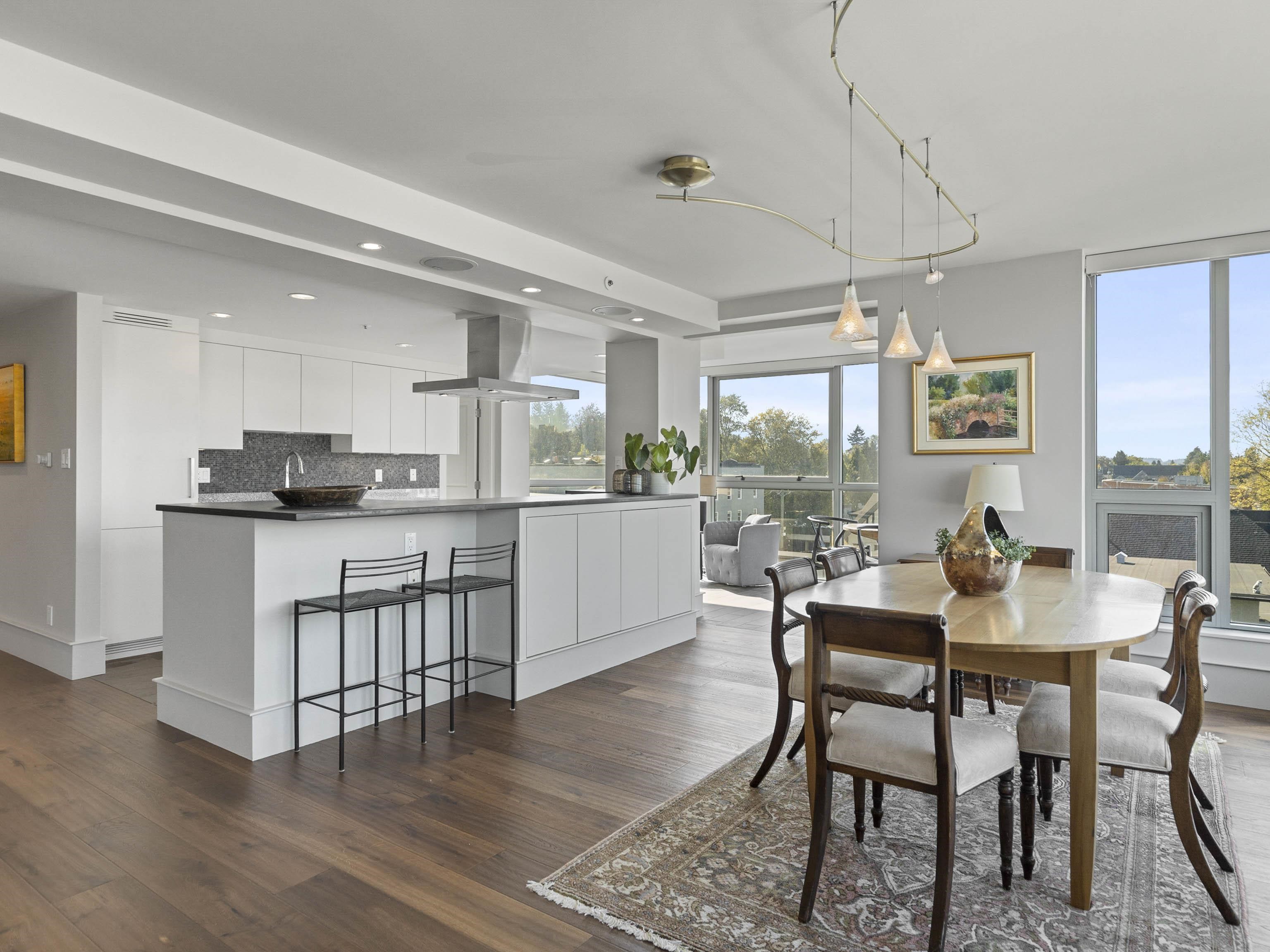 501 1550 W 15TH AVENUE, #501