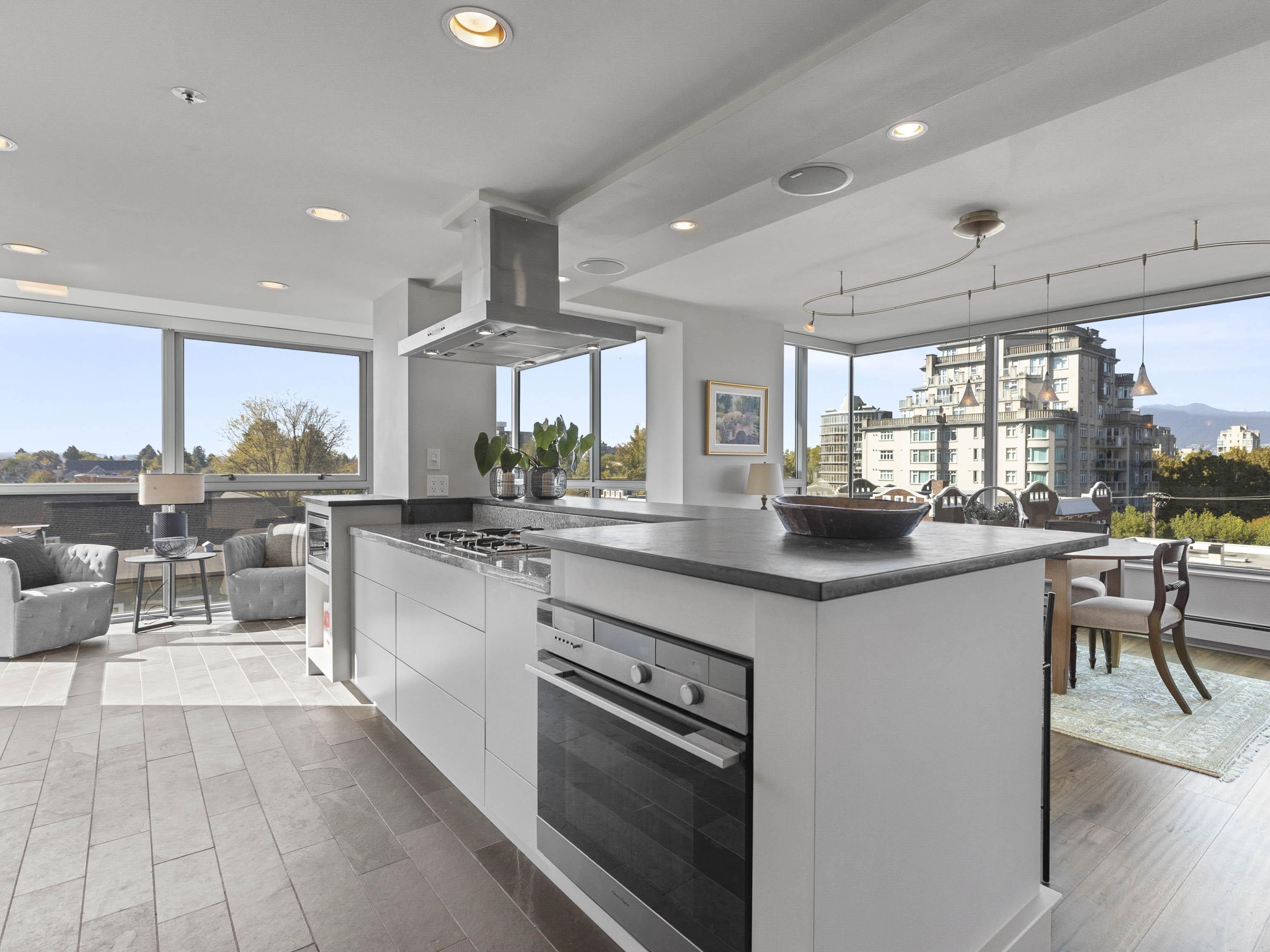 501 1550 W 15TH AVENUE, #501