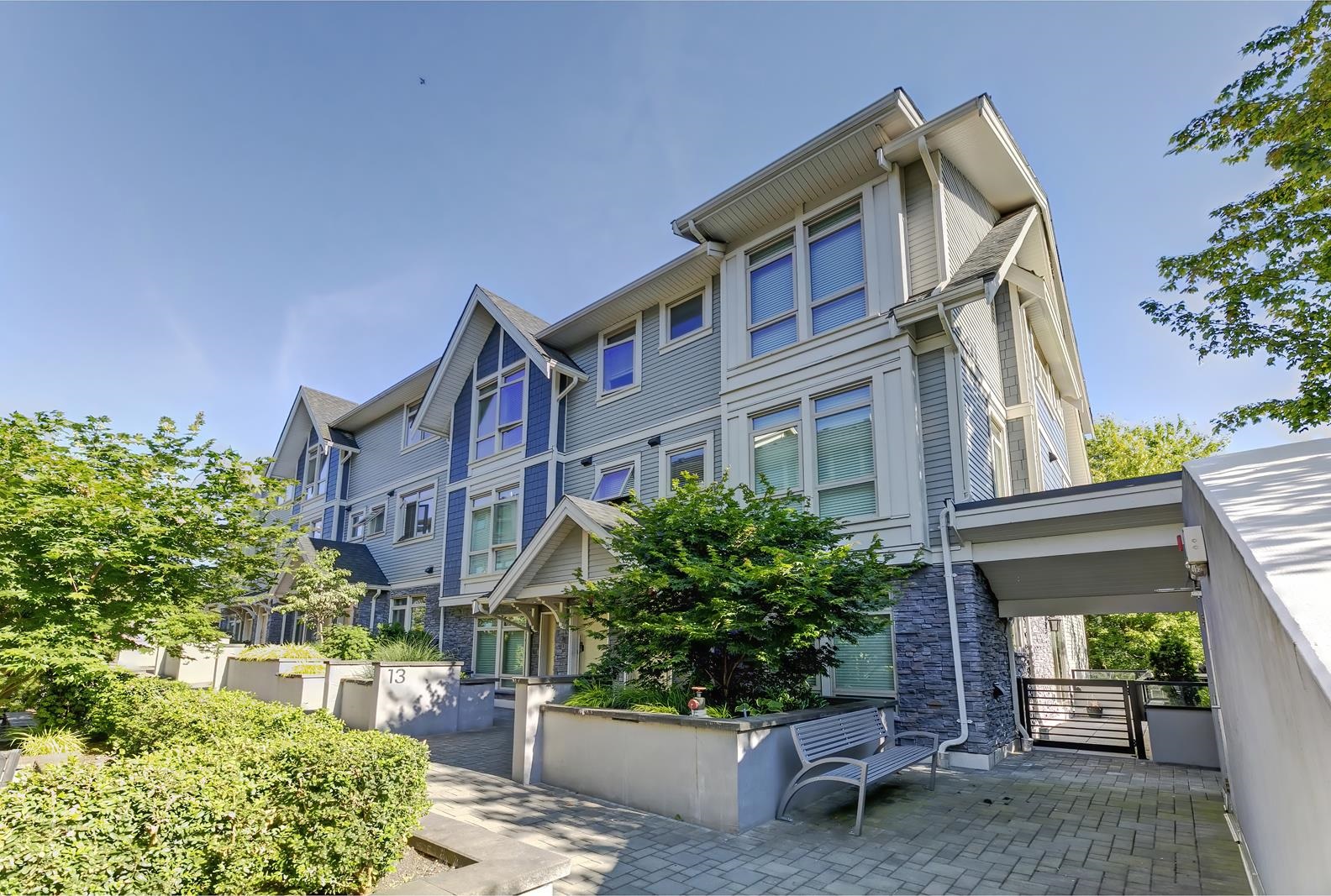 13 115 W QUEENS ROAD, #13