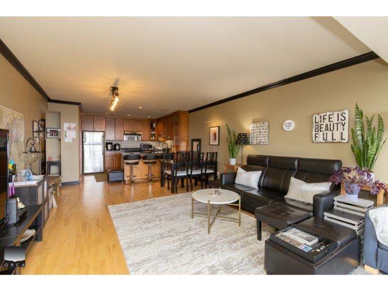 61 2212 FOLKESTONE WAY, #61