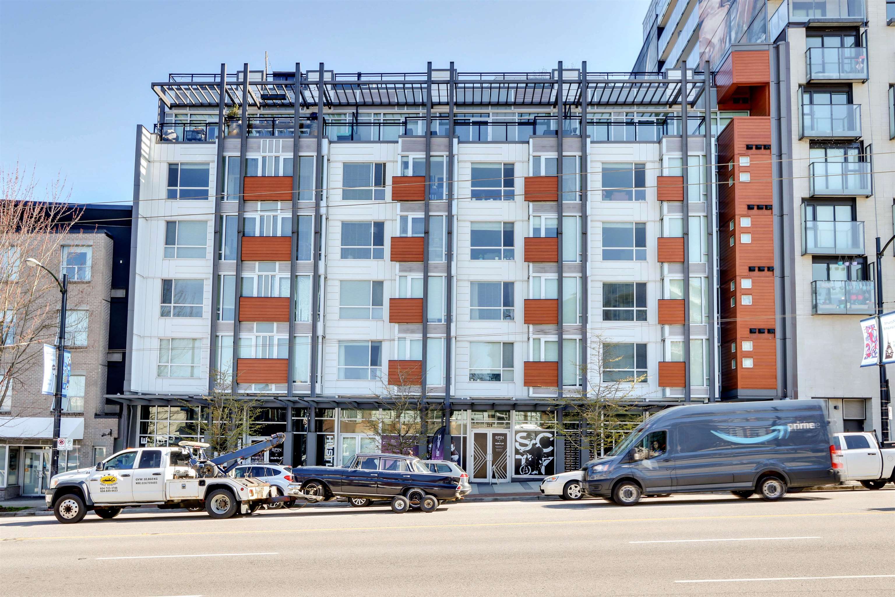 305 233 KINGSWAY, #305