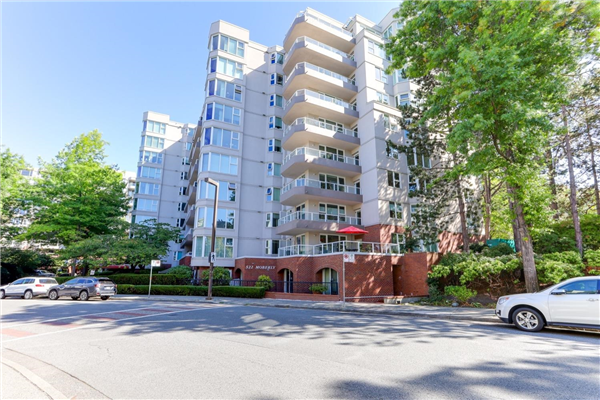 407 522 MOBERLY ROAD, Vancouver