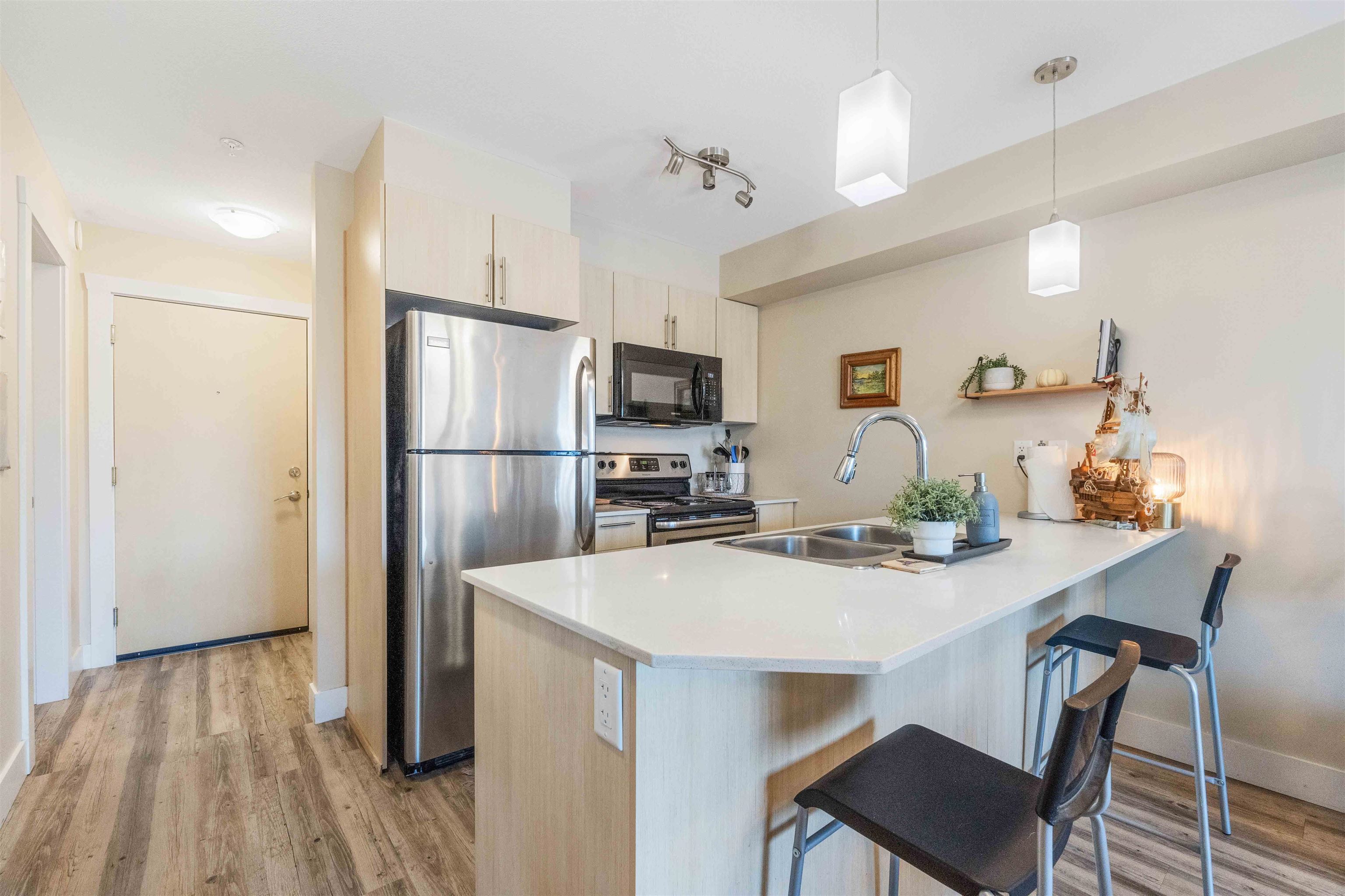 308 2565 CAMPBELL AVENUE, #308