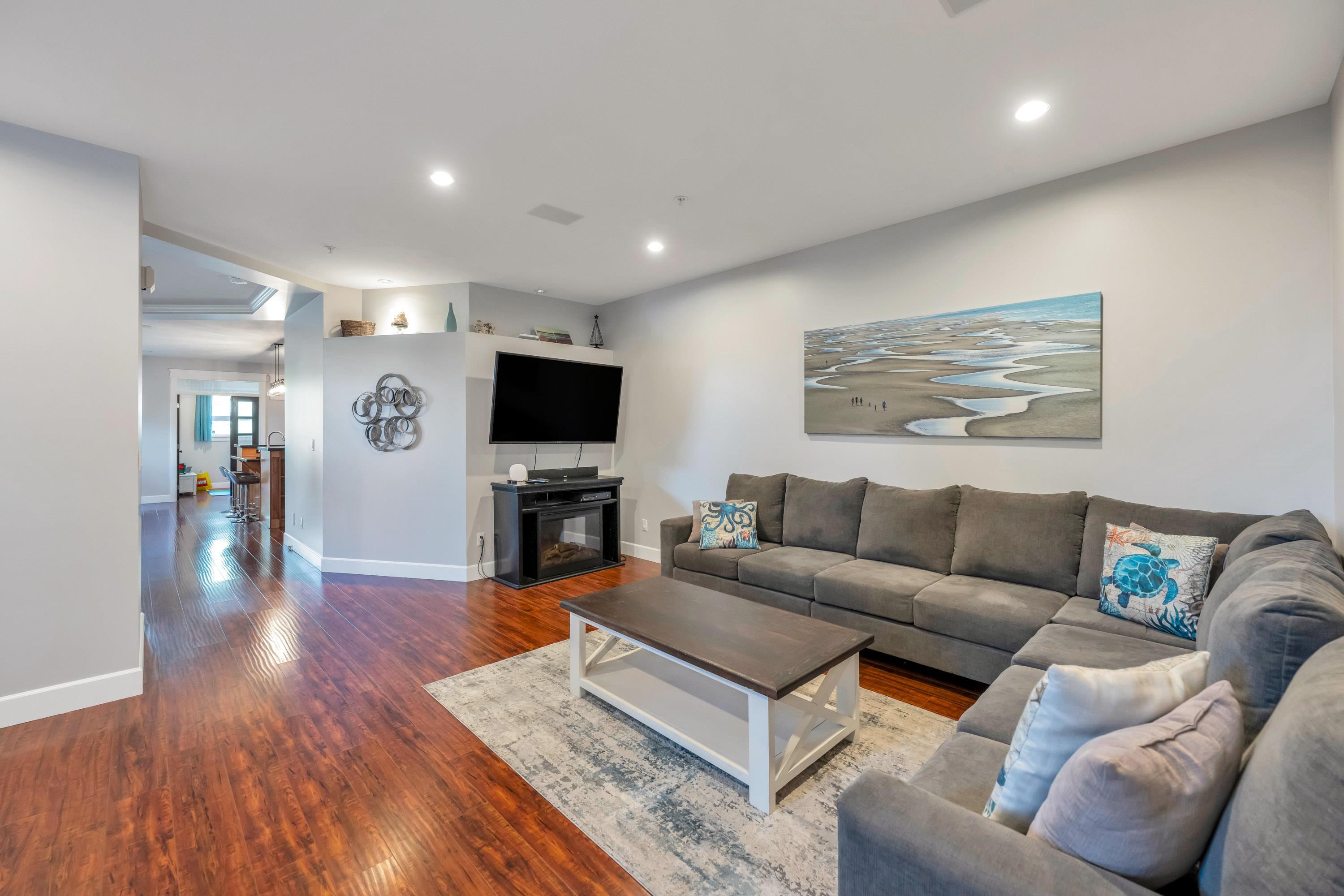 1598 PARKER PLACE