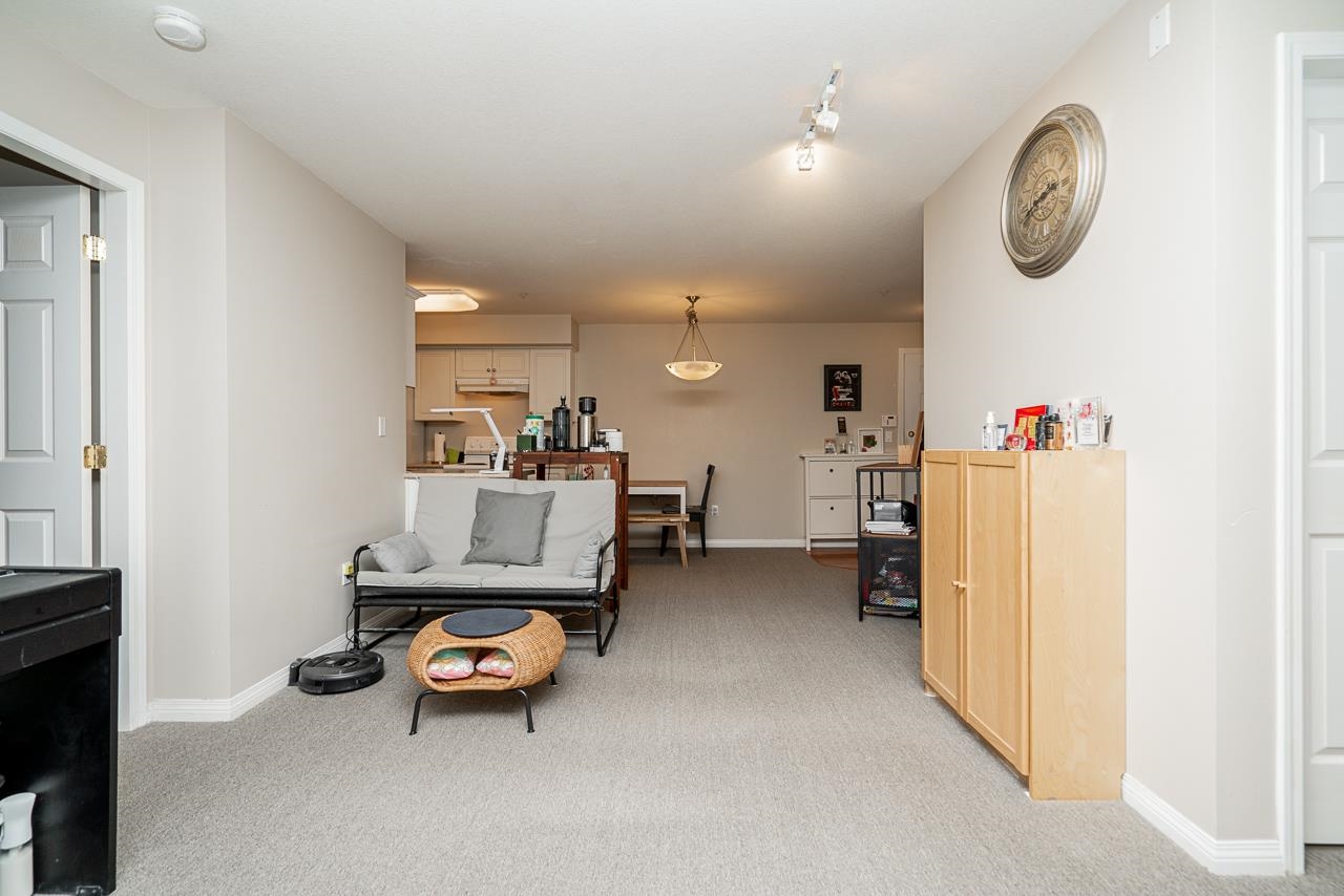 102 1280 MERKLIN STREET, #102