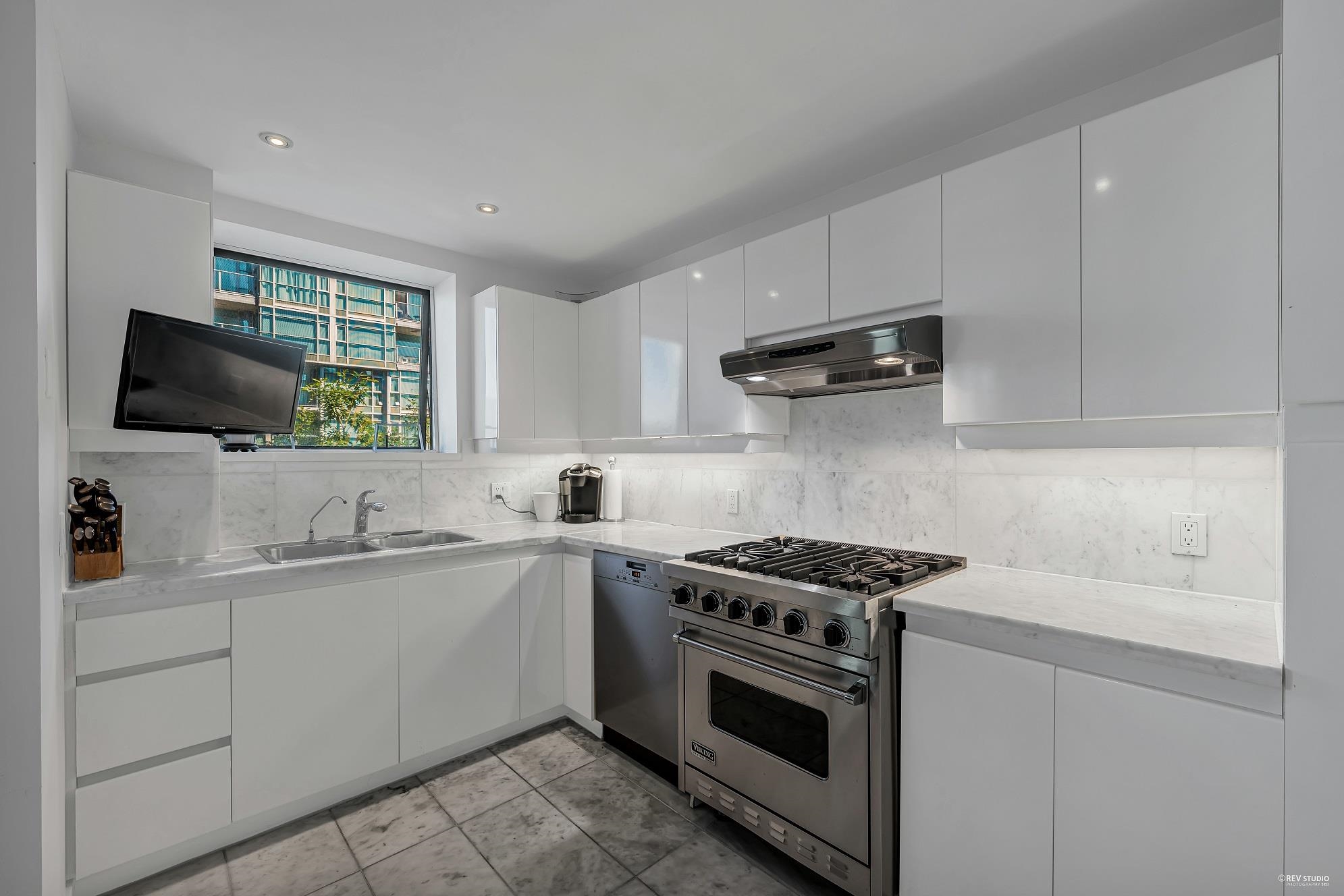 901 1888 ALBERNI STREET, #901