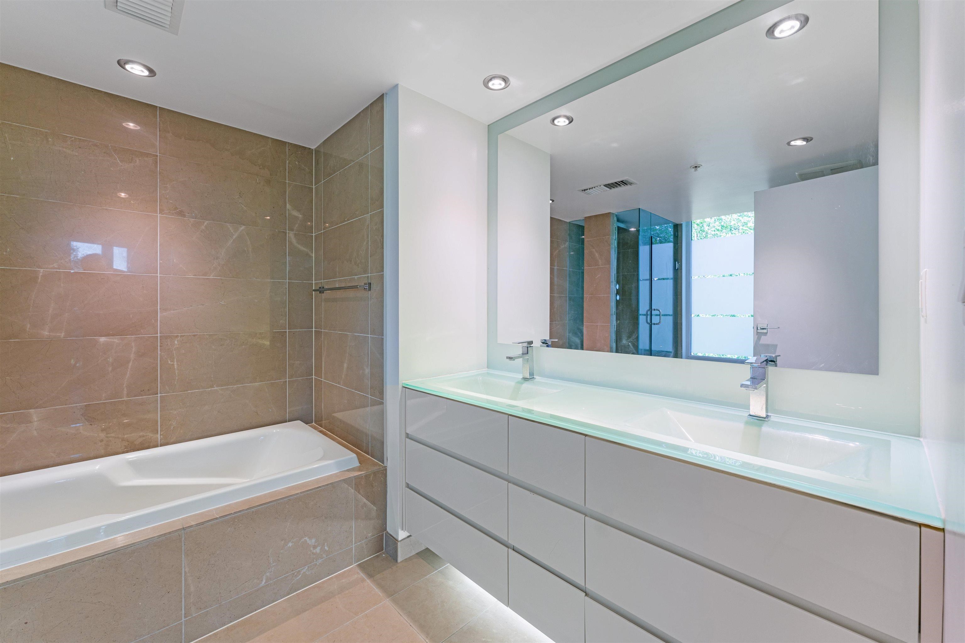 506 8 SMITHE MEWS, #506