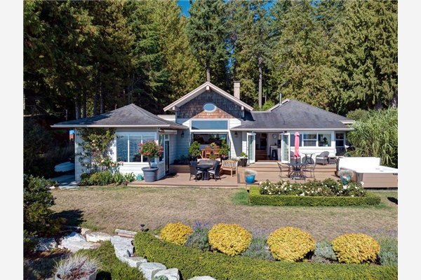 4043 BROWNING ROAD, Sechelt