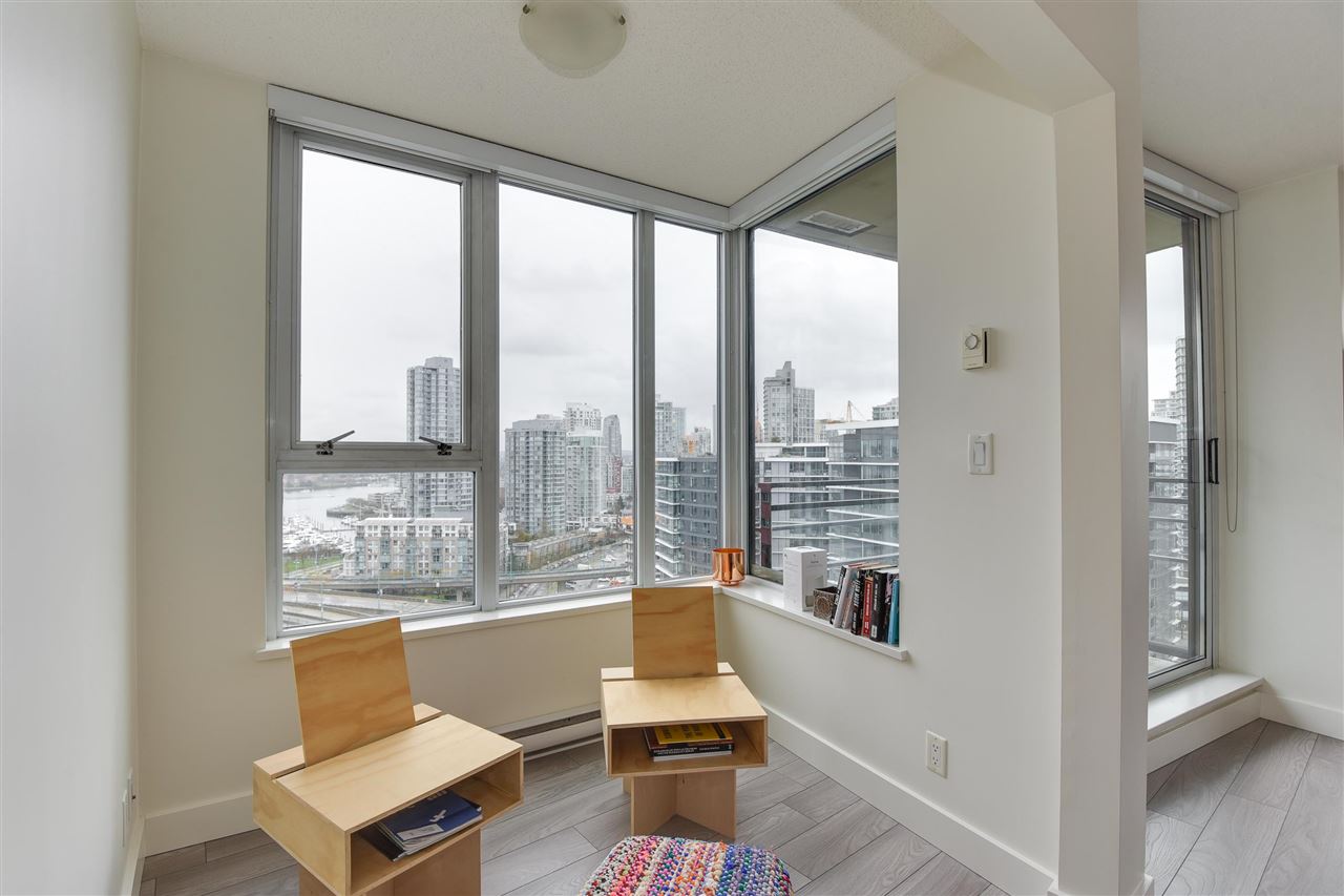 2206 33 SMITHE STREET, #2206