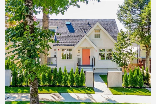 2684 E 8TH AVENUE, Vancouver