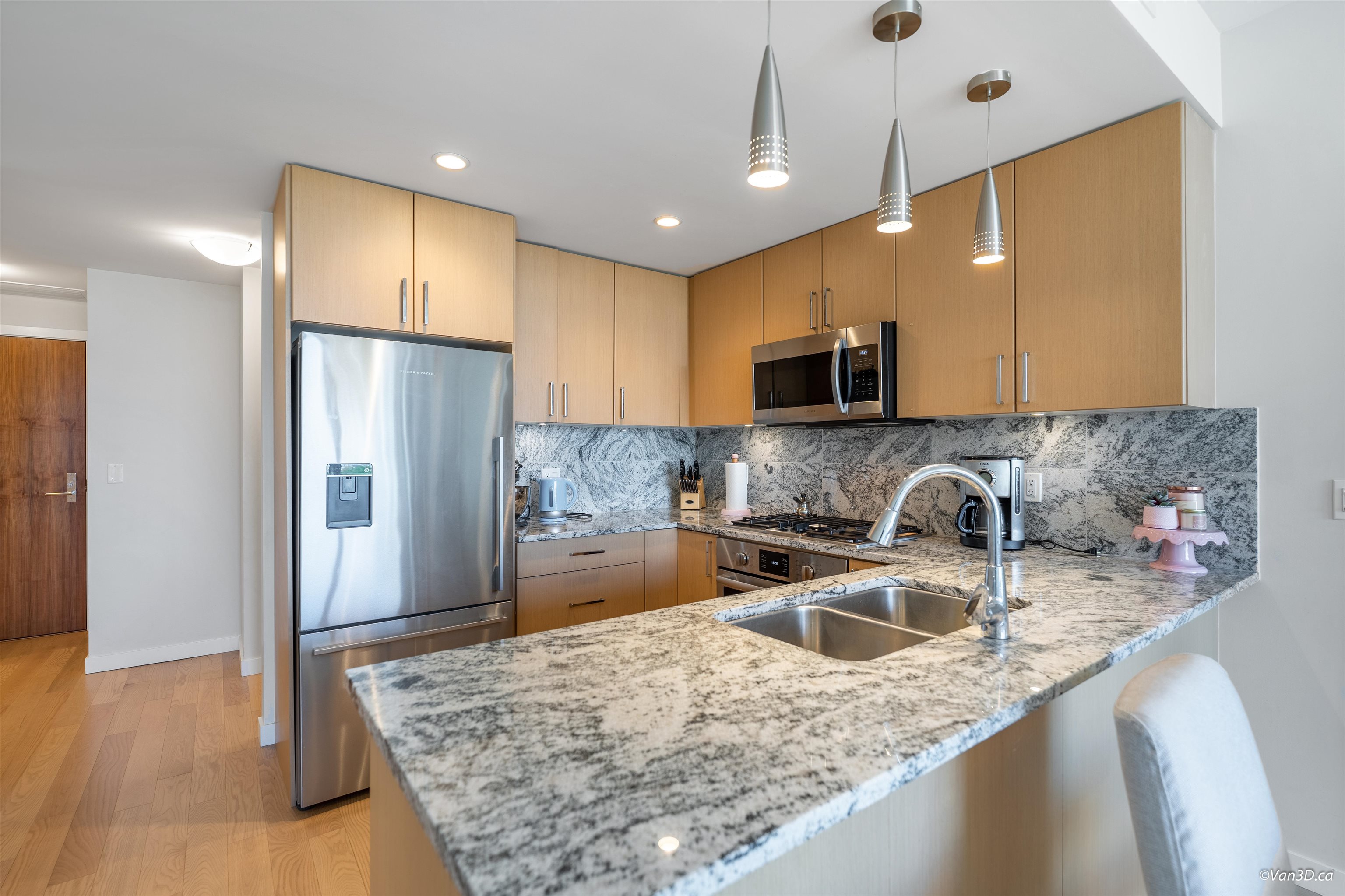 506 1708 ONTARIO STREET, #506