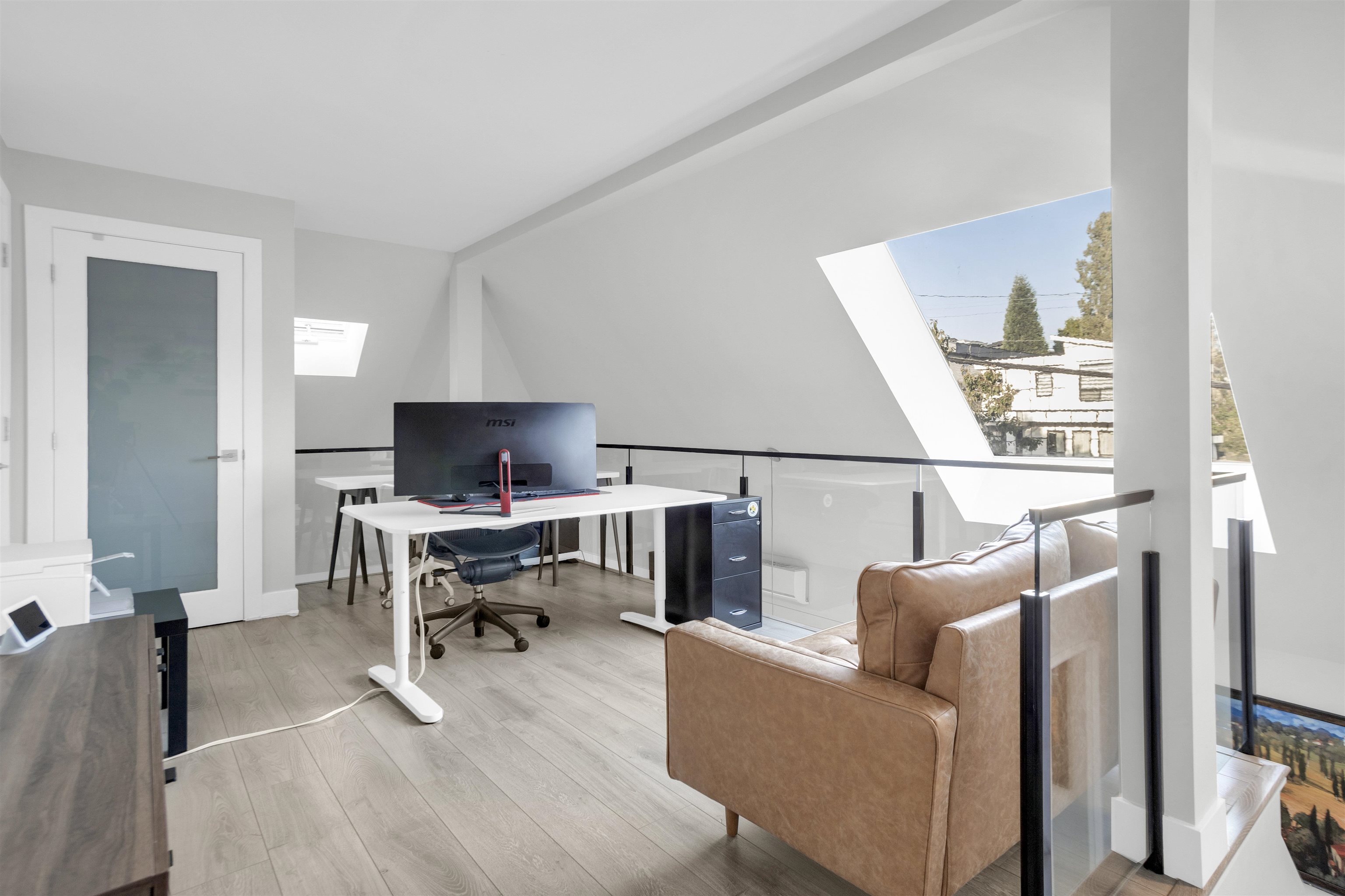 8 15989 MARINE DRIVE, #8