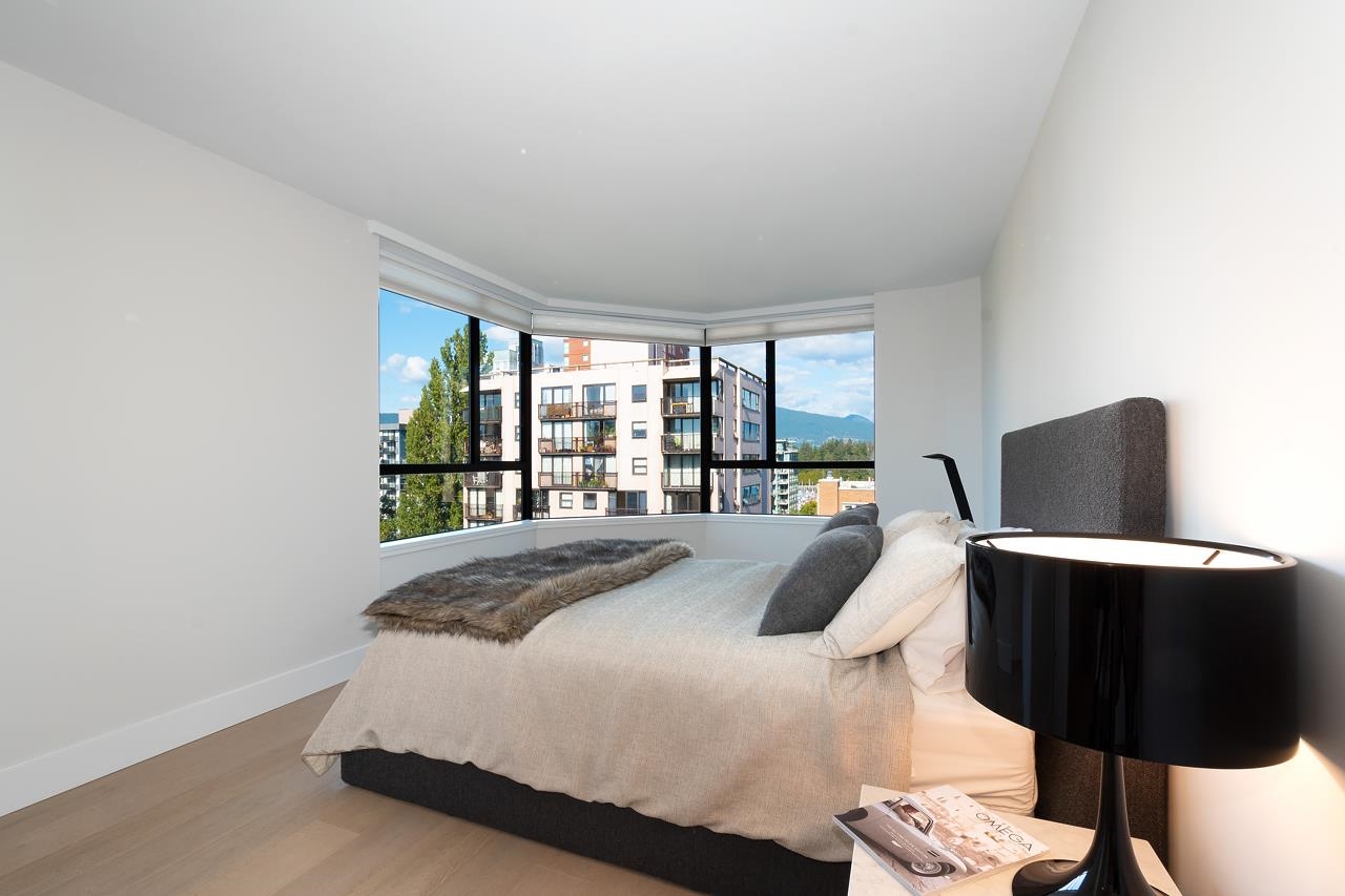 902 1860 ROBSON STREET, #902