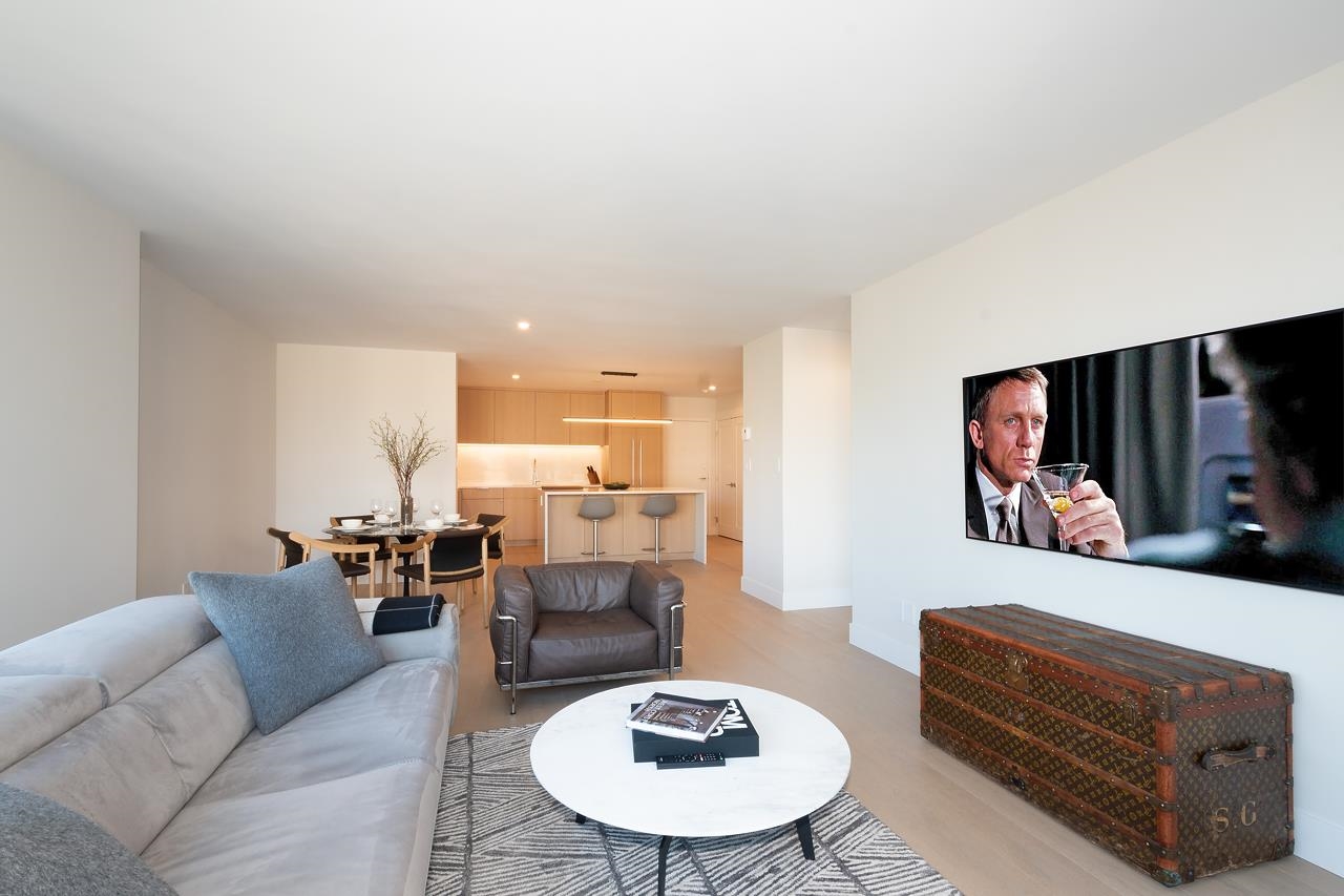 902 1860 ROBSON STREET, #902