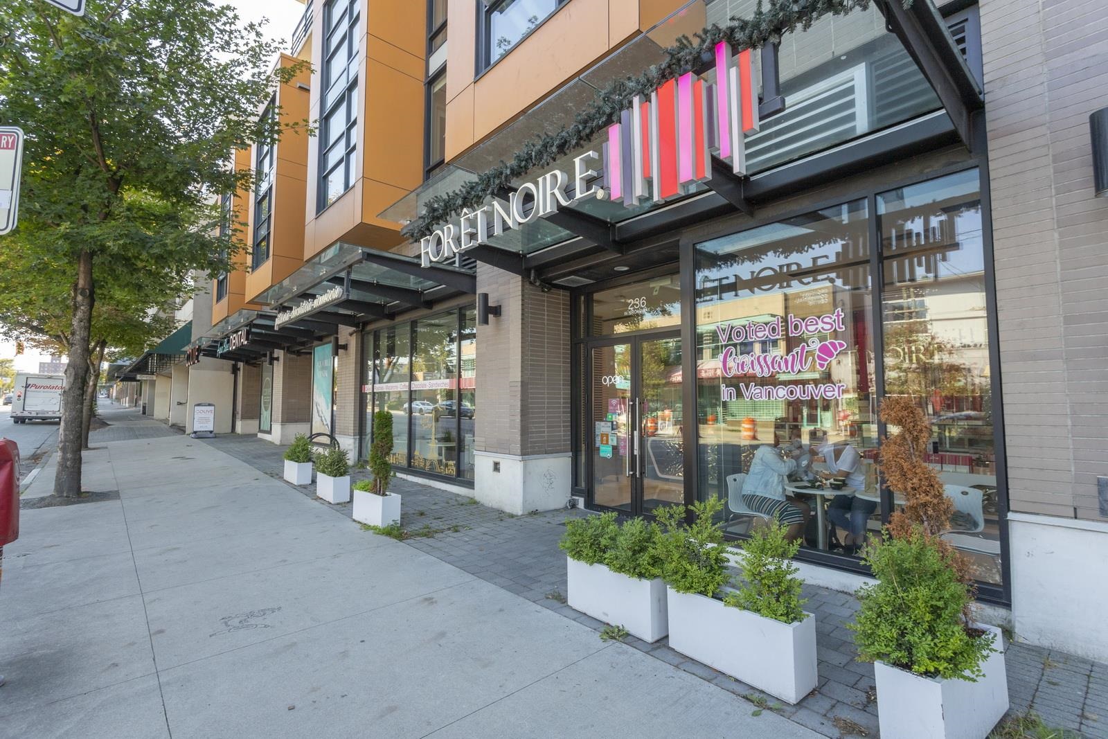 209 238 W BROADWAY, #209