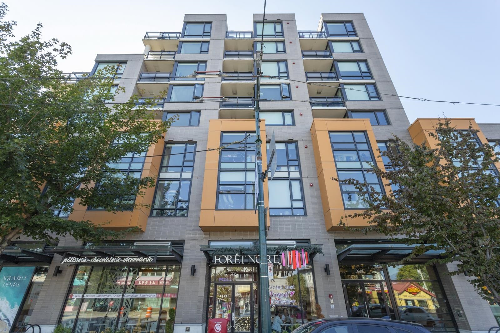 209 238 W BROADWAY, #209