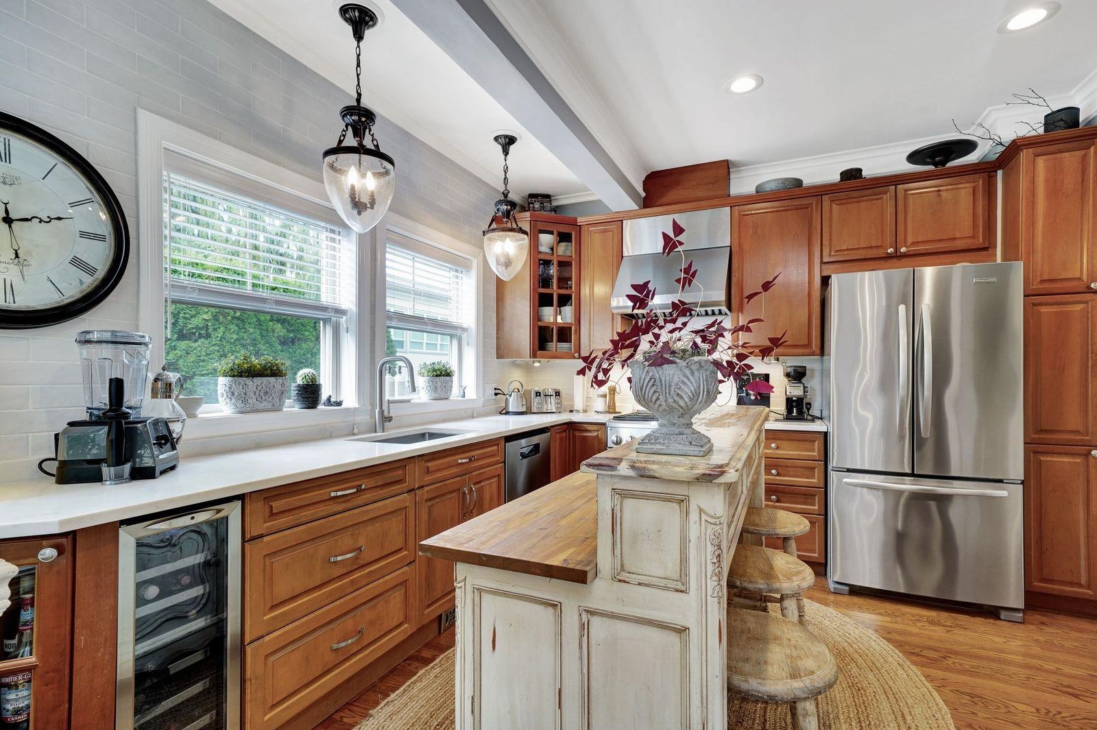 4 15151 BUENA VISTA AVENUE, #4