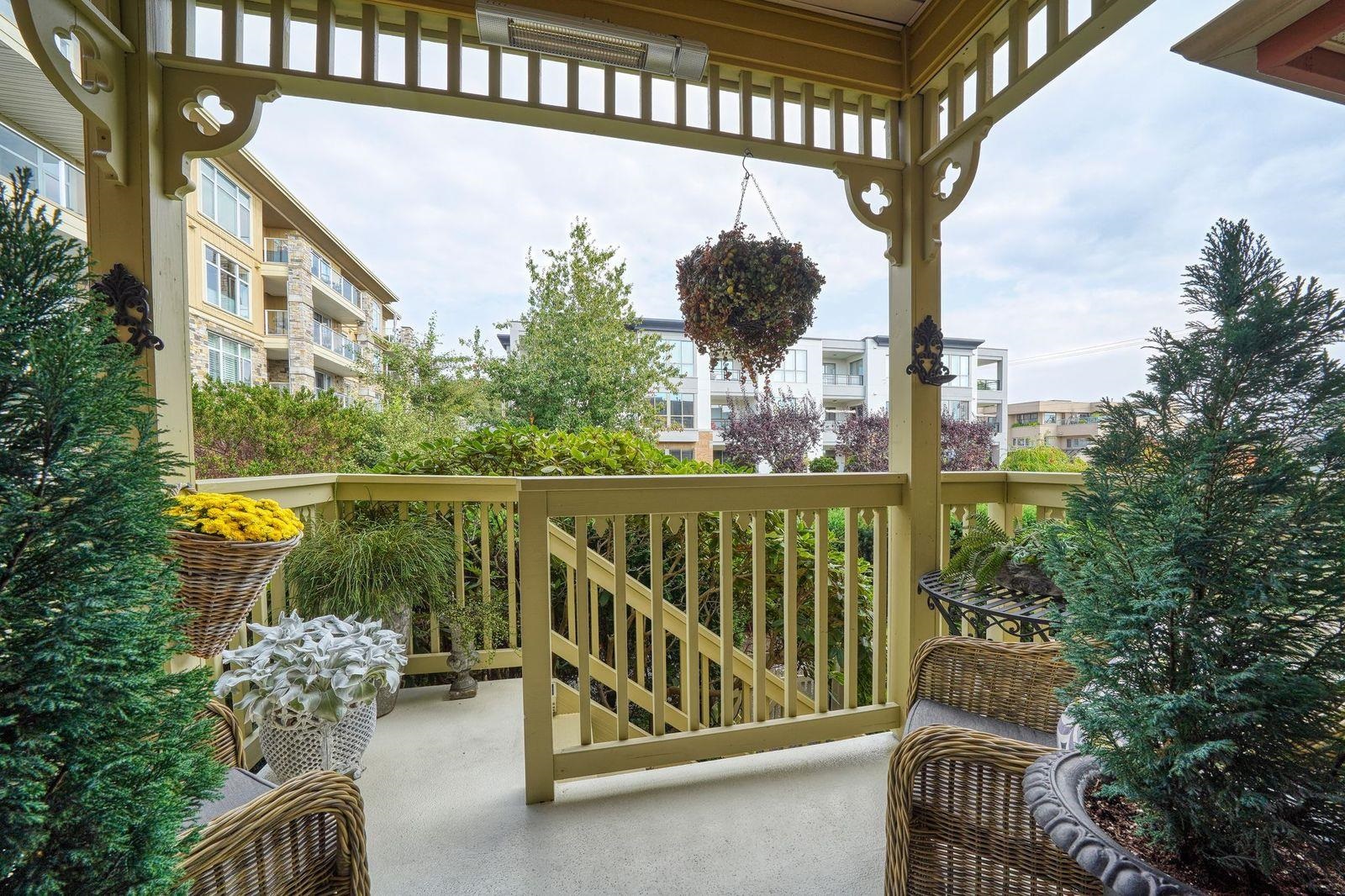 4 15151 BUENA VISTA AVENUE, #4