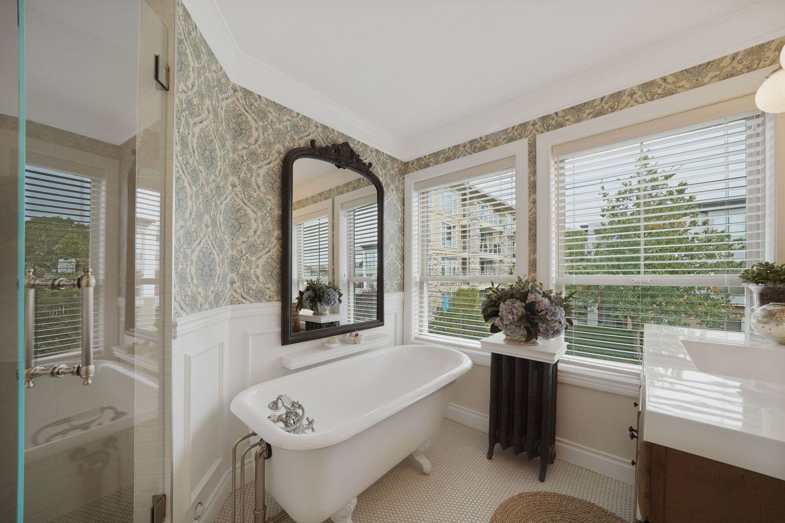 4 15151 BUENA VISTA AVENUE, #4