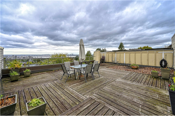 403 114 E WINDSOR STREET, North Vancouver