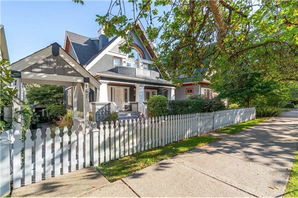 147 W 15TH AVENUE, Vancouver
