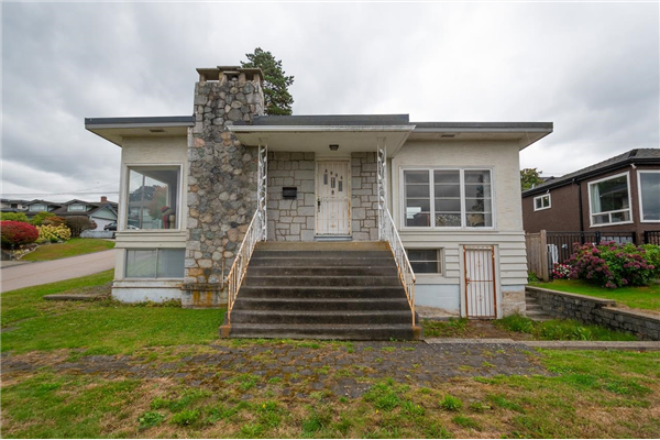 3996 EDINBURGH STREET, Burnaby