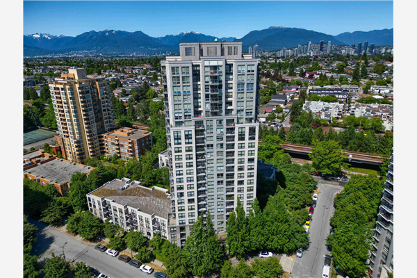 1401 3663 CROWLEY DRIVE, Vancouver